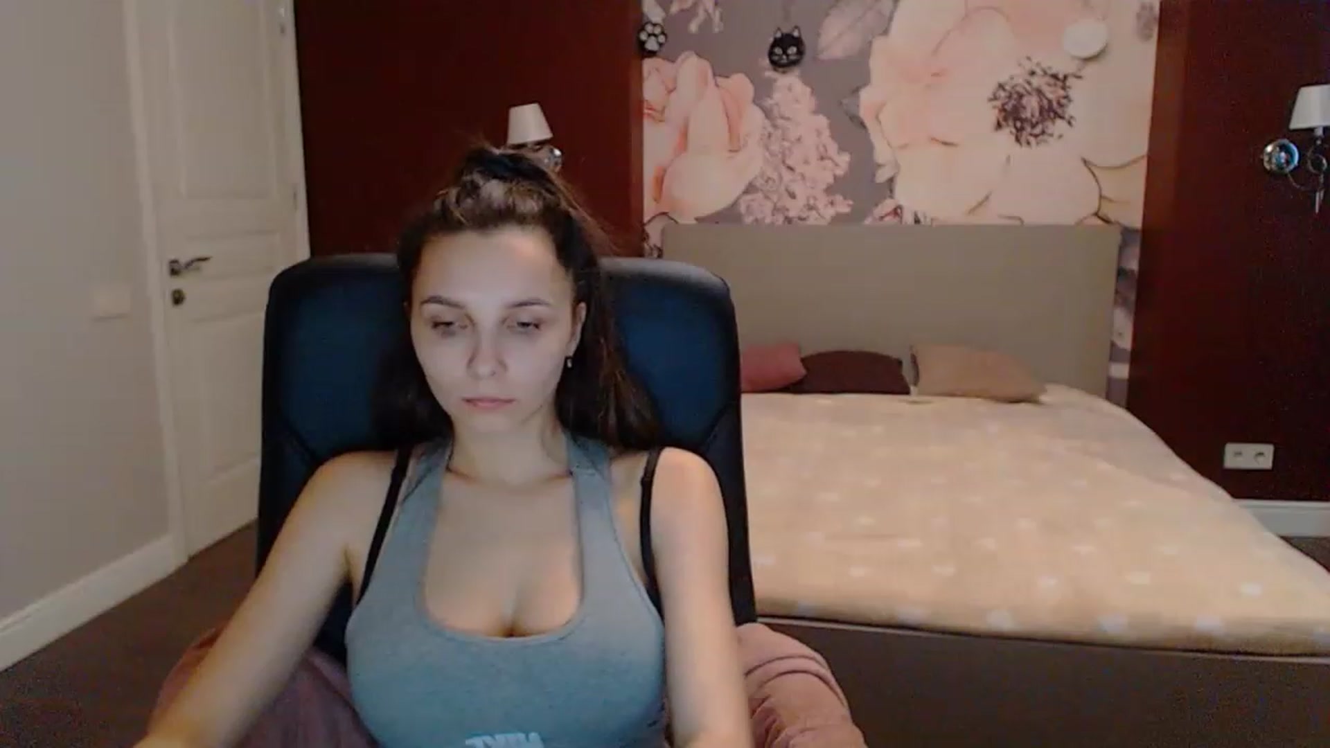Gallery image thumbnail from Karina_Mils's myfreecams stream on, 03/15/2023, 11:47 image 11 of 20