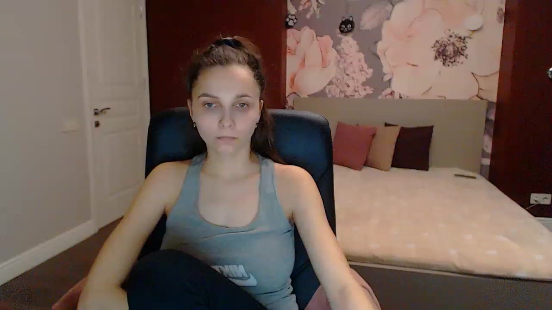 Gallery image thumbnail from Karina_Mils's myfreecams stream on, 03/16/2023, 07:51 image 19 of 20