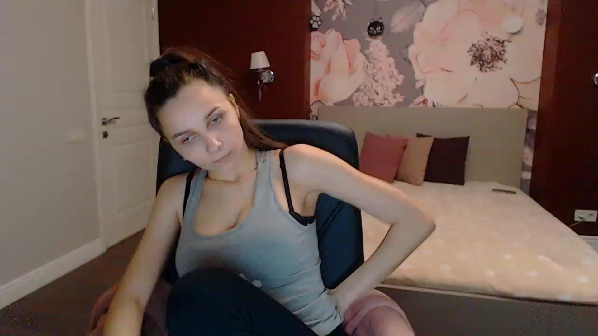 Gallery image thumbnail from Karina_Mils's myfreecams stream on, 03/16/2023, 07:51 image 4 of 20