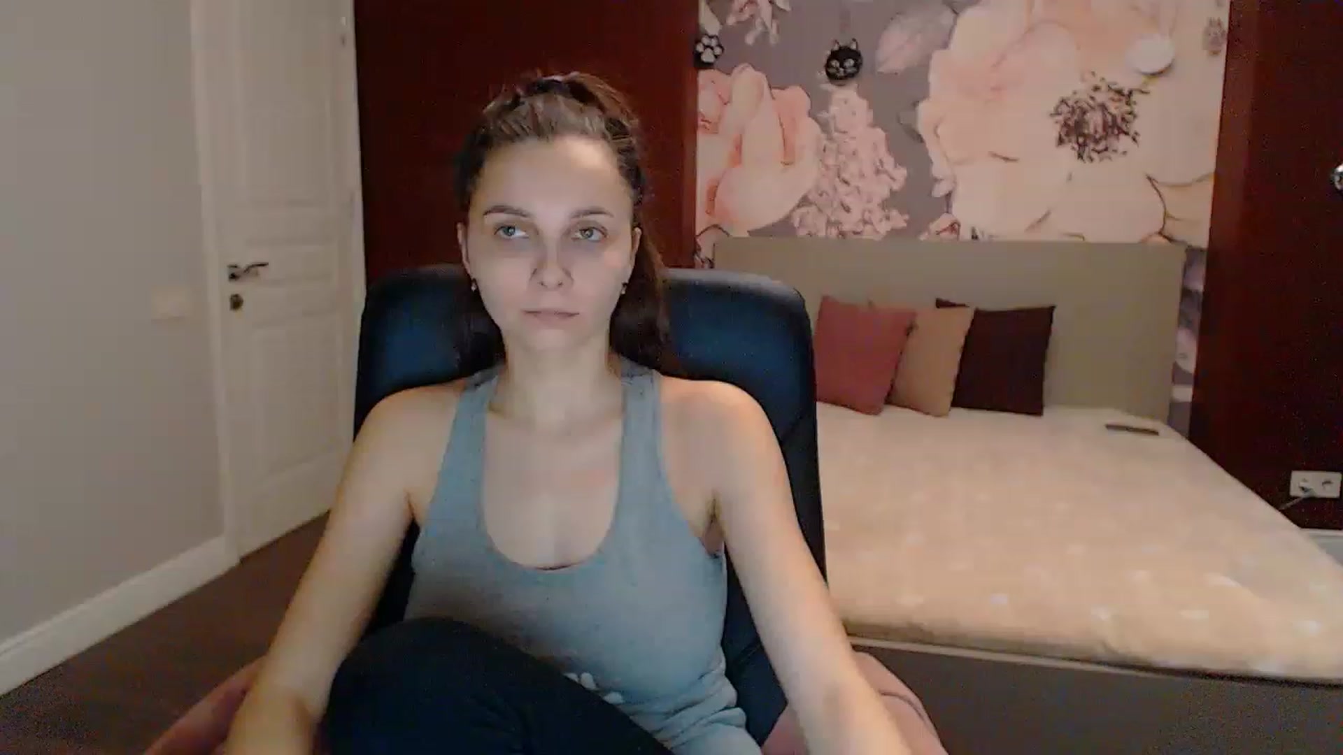Gallery image thumbnail from Karina_Mils's myfreecams stream on, 03/16/2023, 07:51 image 16 of 20