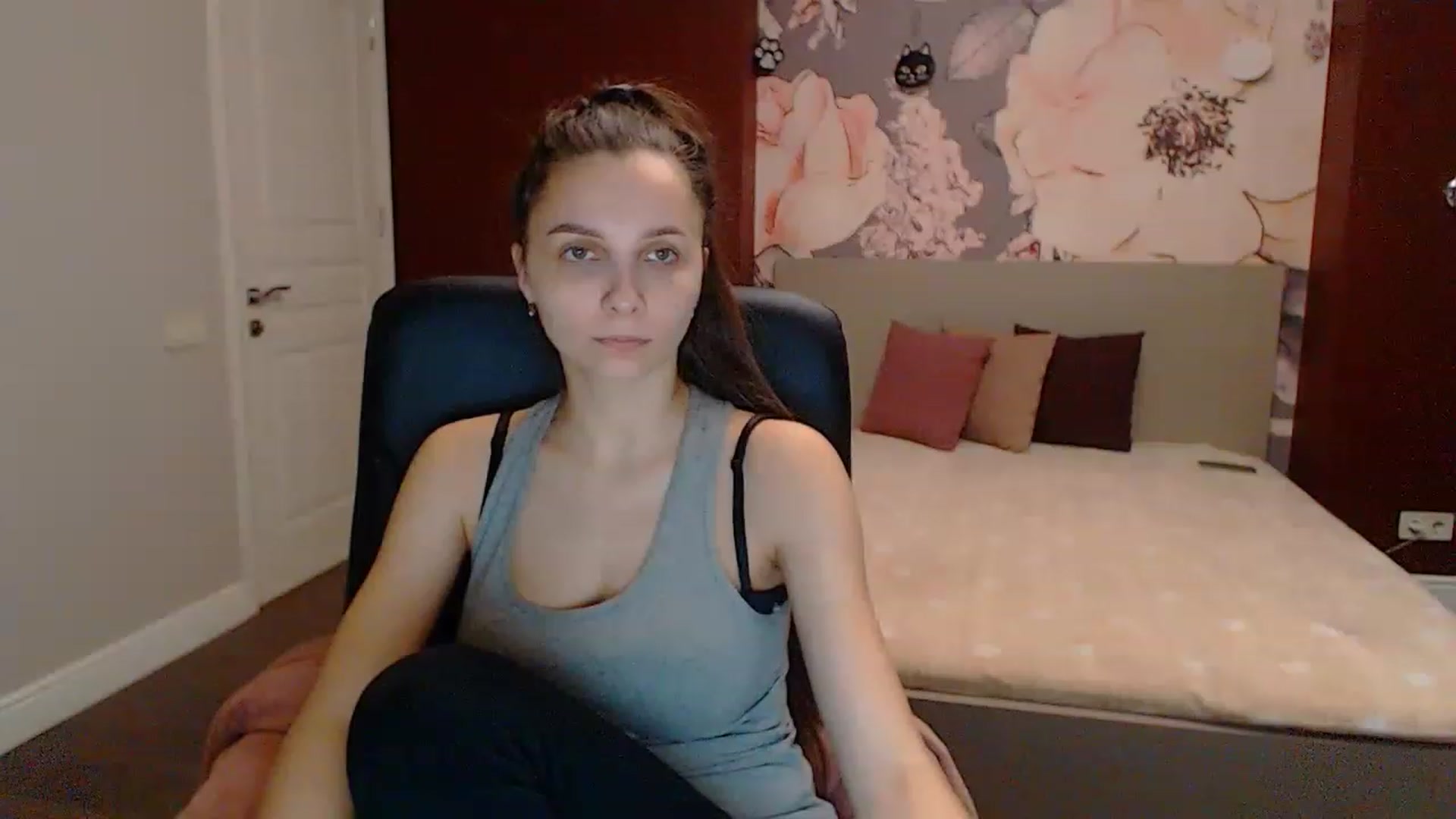 Gallery image thumbnail from Karina_Mils's myfreecams stream on, 03/16/2023, 07:51 image 1 of 20