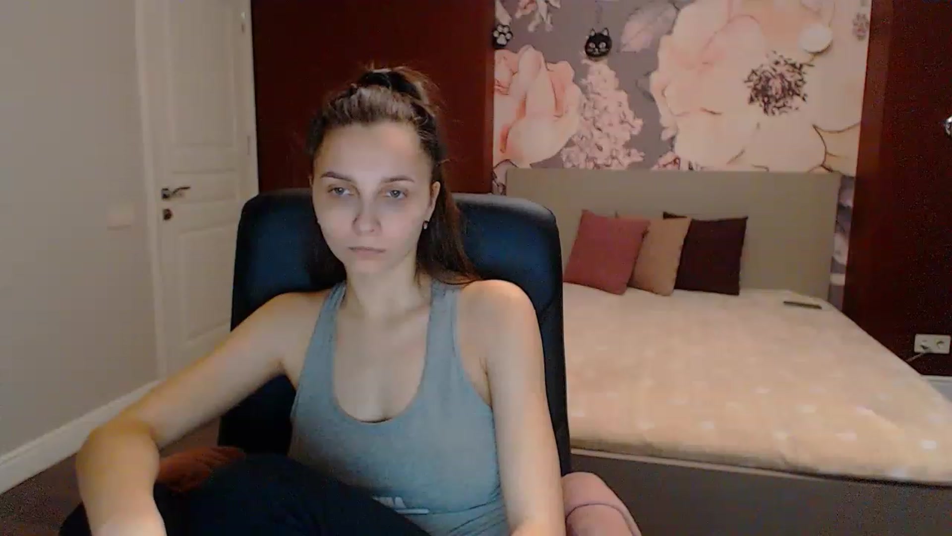 Gallery image thumbnail from Karina_Mils's myfreecams stream on, 03/16/2023, 07:51 image 10 of 20