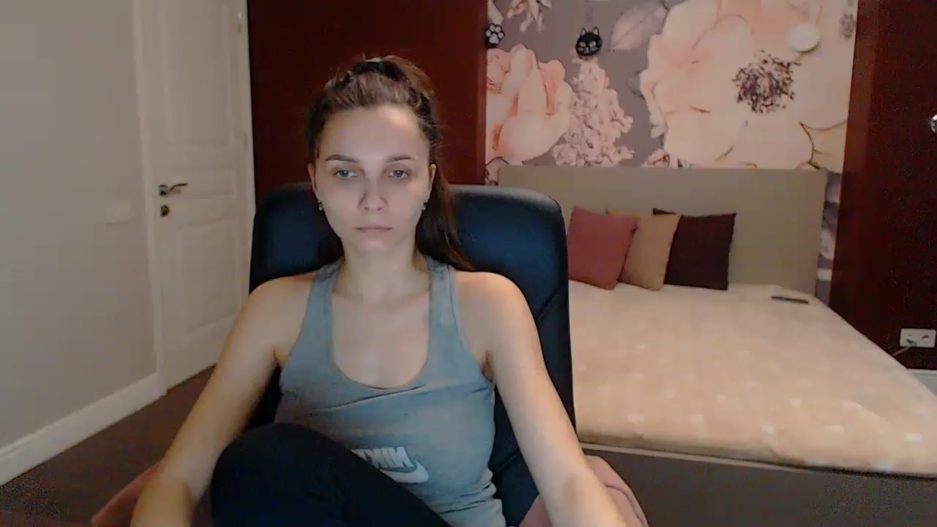 Gallery image thumbnail from Karina_Mils's myfreecams stream on, 03/16/2023, 07:51 image 17 of 20