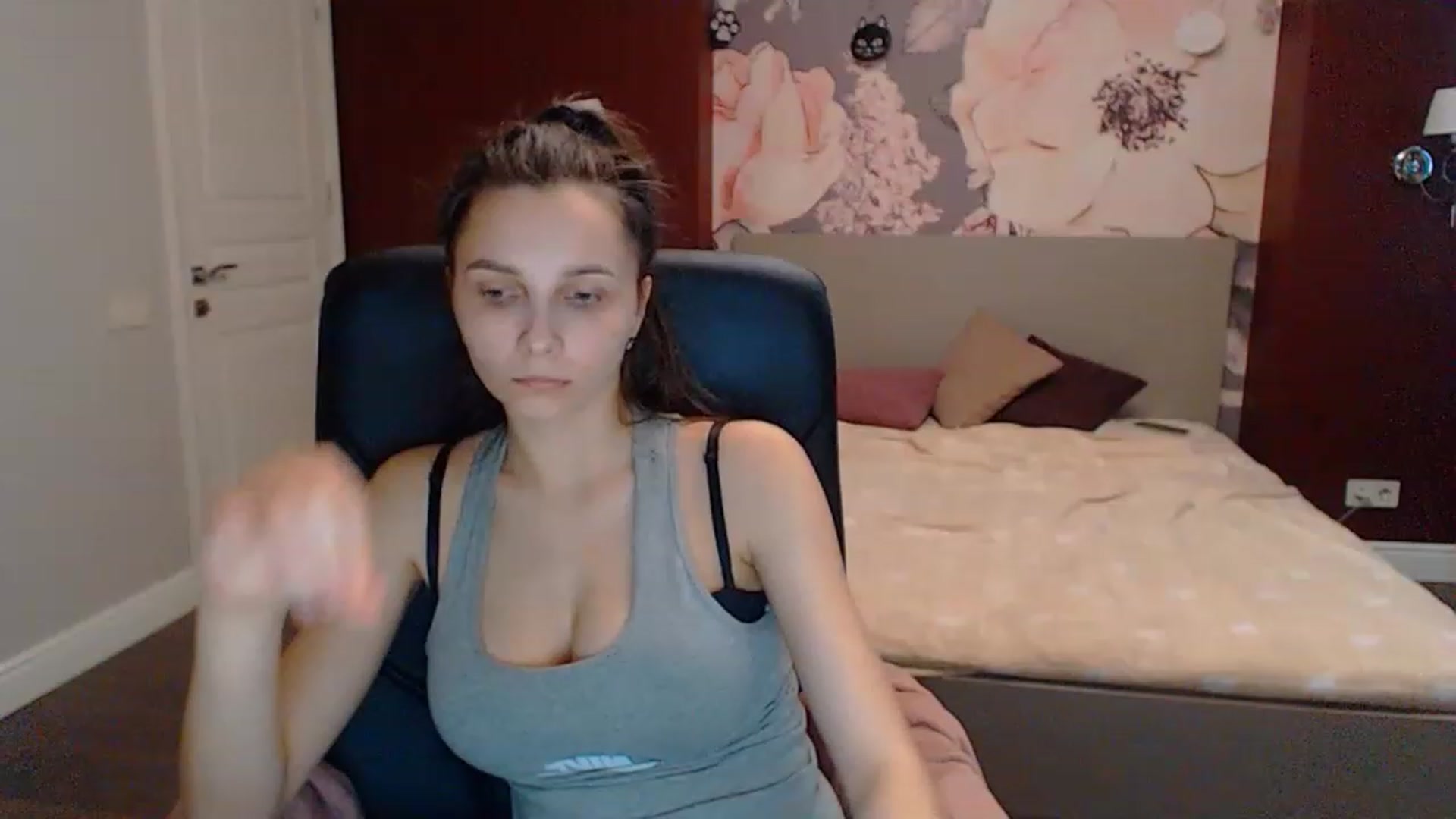 Gallery image thumbnail from Karina_Mils's myfreecams stream on, 03/16/2023, 12:02 image 15 of 20