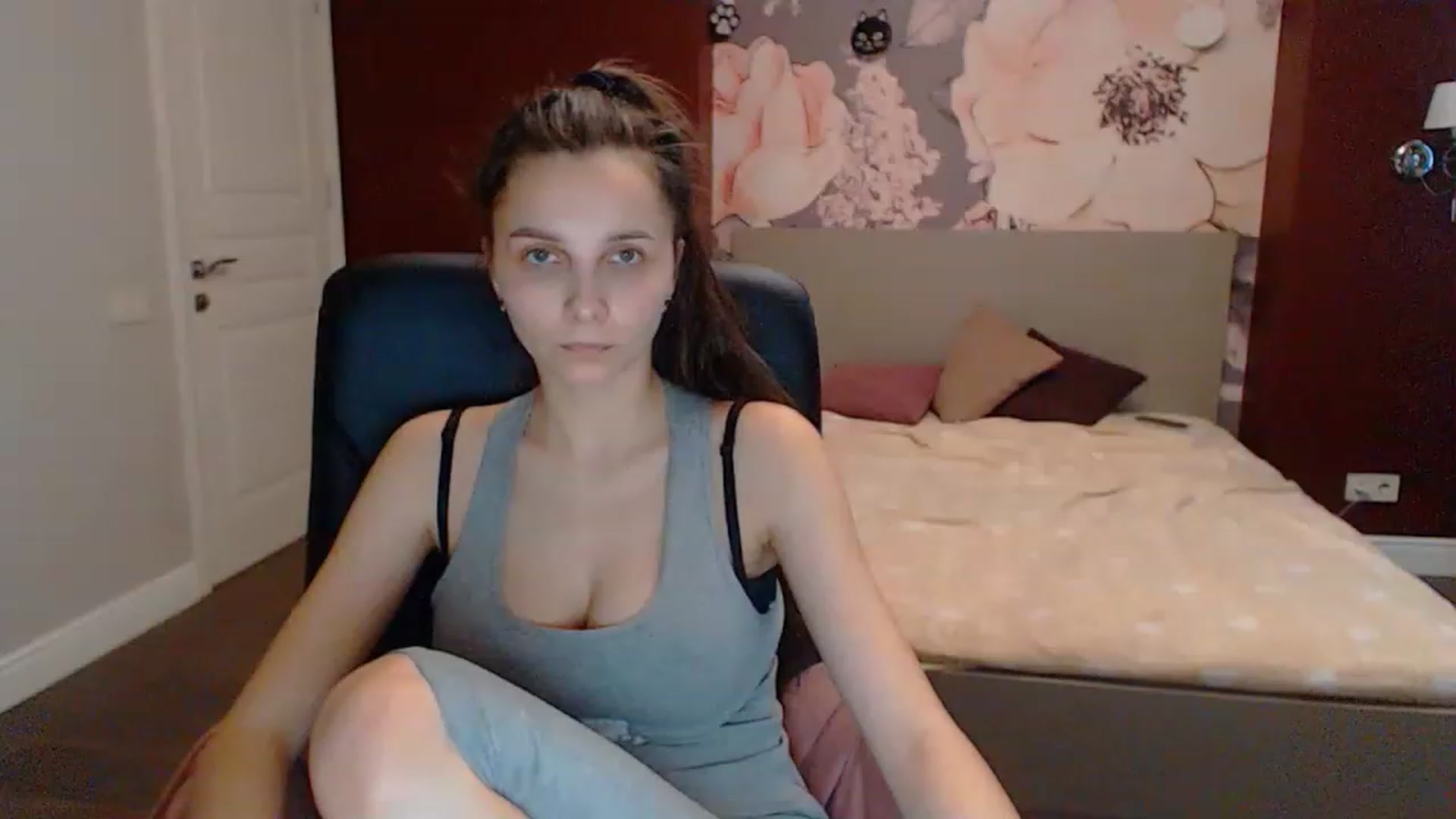 Gallery image thumbnail from Karina_Mils's myfreecams stream on, 03/16/2023, 12:02 image 6 of 20