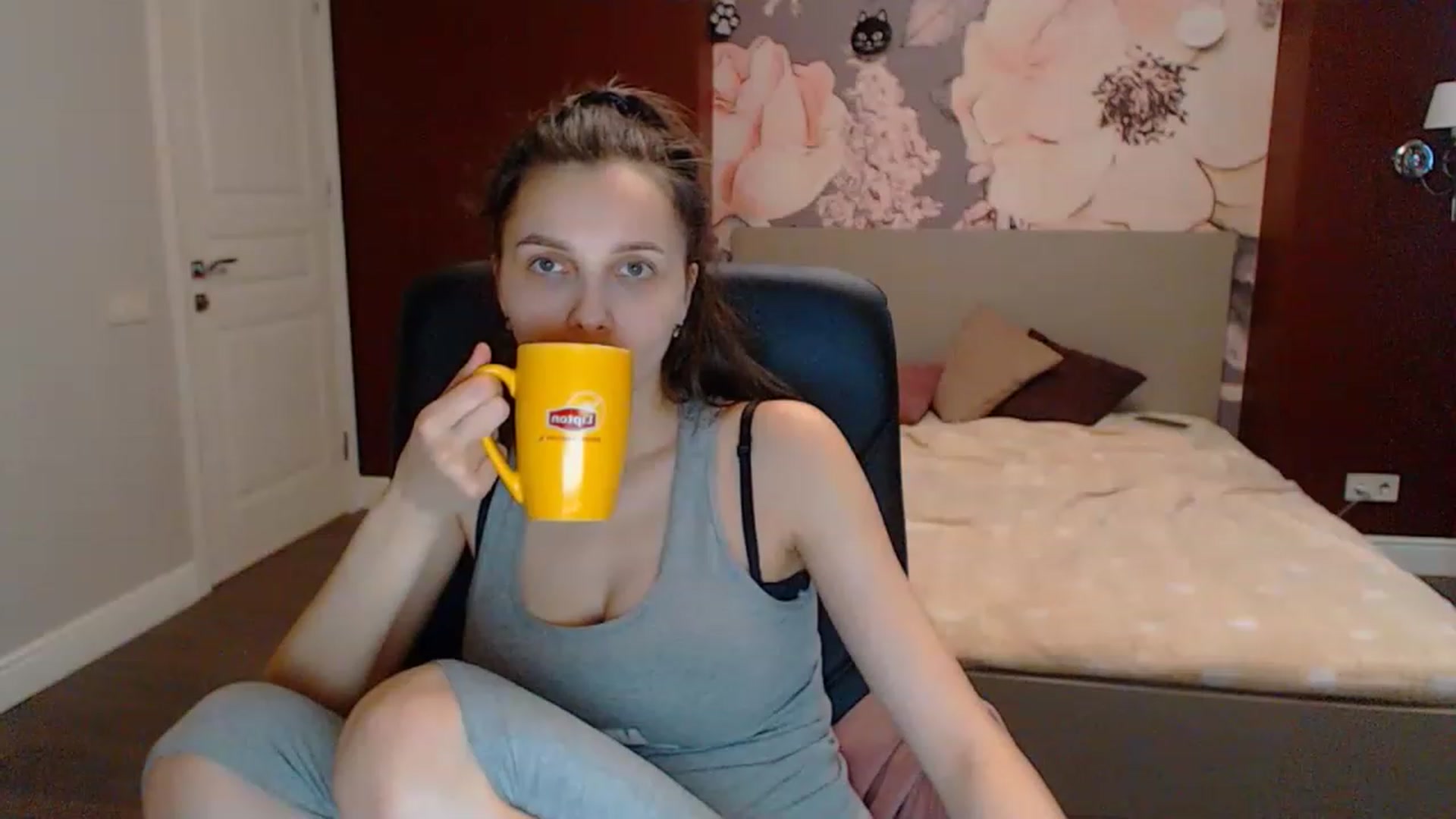 Gallery image thumbnail from Karina_Mils's myfreecams stream on, 03/16/2023, 12:02 image 2 of 20