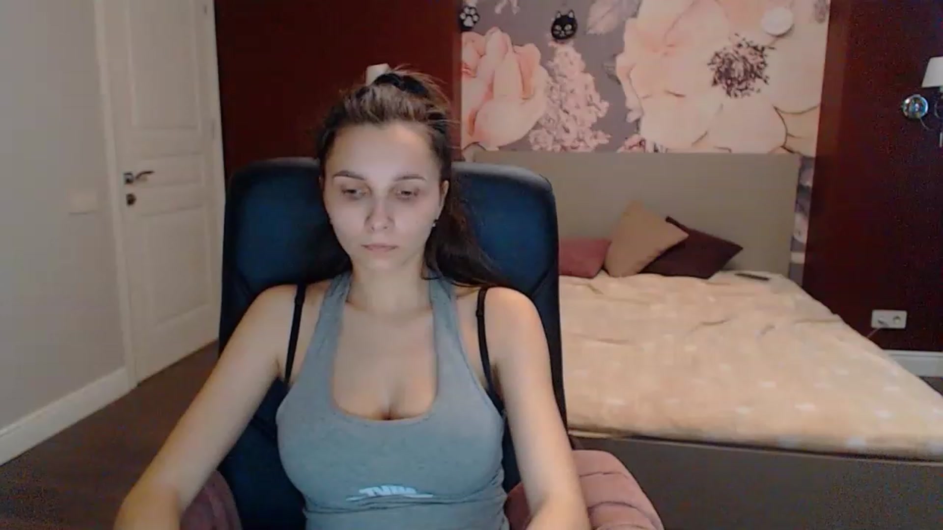 Gallery image thumbnail from Karina_Mils's myfreecams stream on, 03/16/2023, 12:02 image 16 of 20
