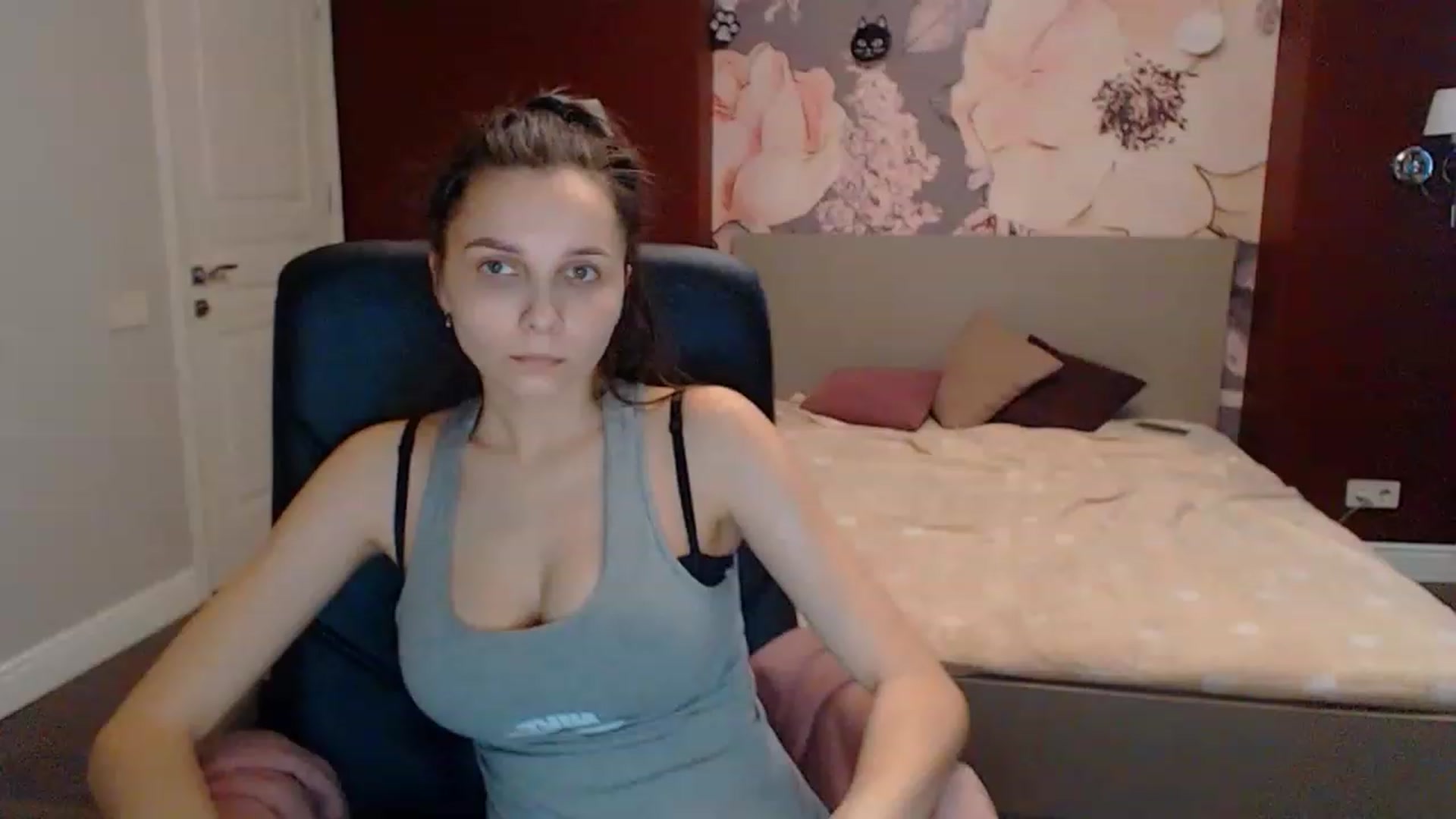 Gallery image thumbnail from Karina_Mils's myfreecams stream on, 03/16/2023, 12:02 image 13 of 20