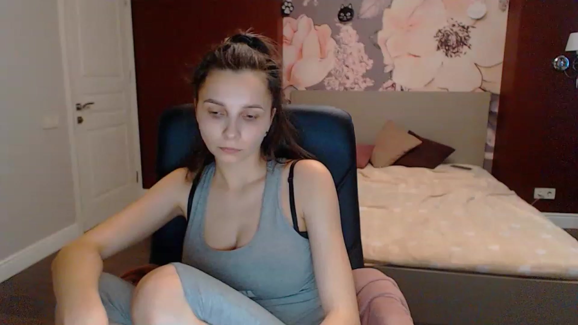 Gallery image thumbnail from Karina_Mils's myfreecams stream on, 03/16/2023, 12:02 image 3 of 20