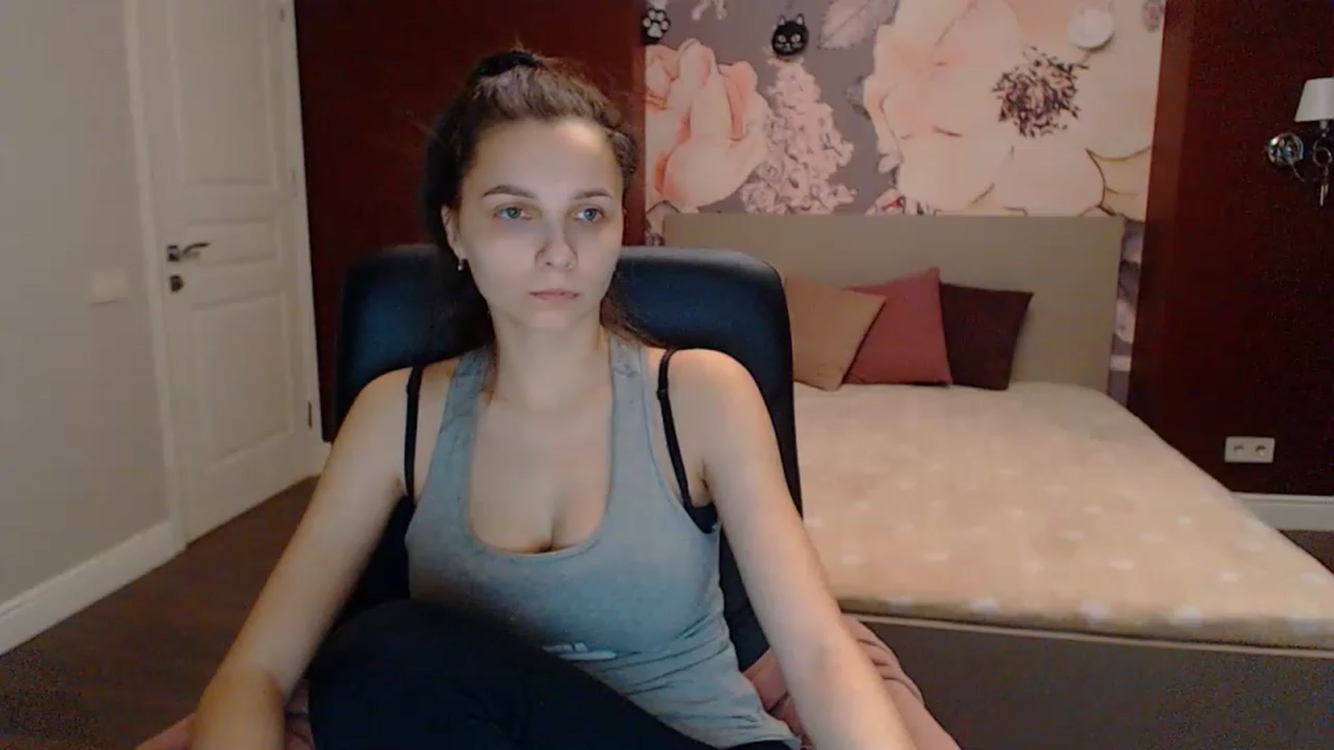 Gallery image thumbnail from Karina_Mils's myfreecams stream on, 03/17/2023, 15:32 image 2 of 20
