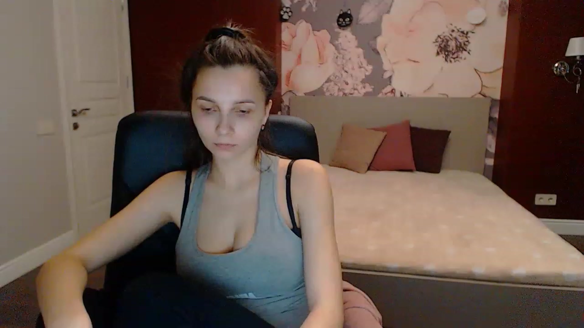 Gallery image thumbnail from Karina_Mils's myfreecams stream on, 03/17/2023, 15:32 image 14 of 20