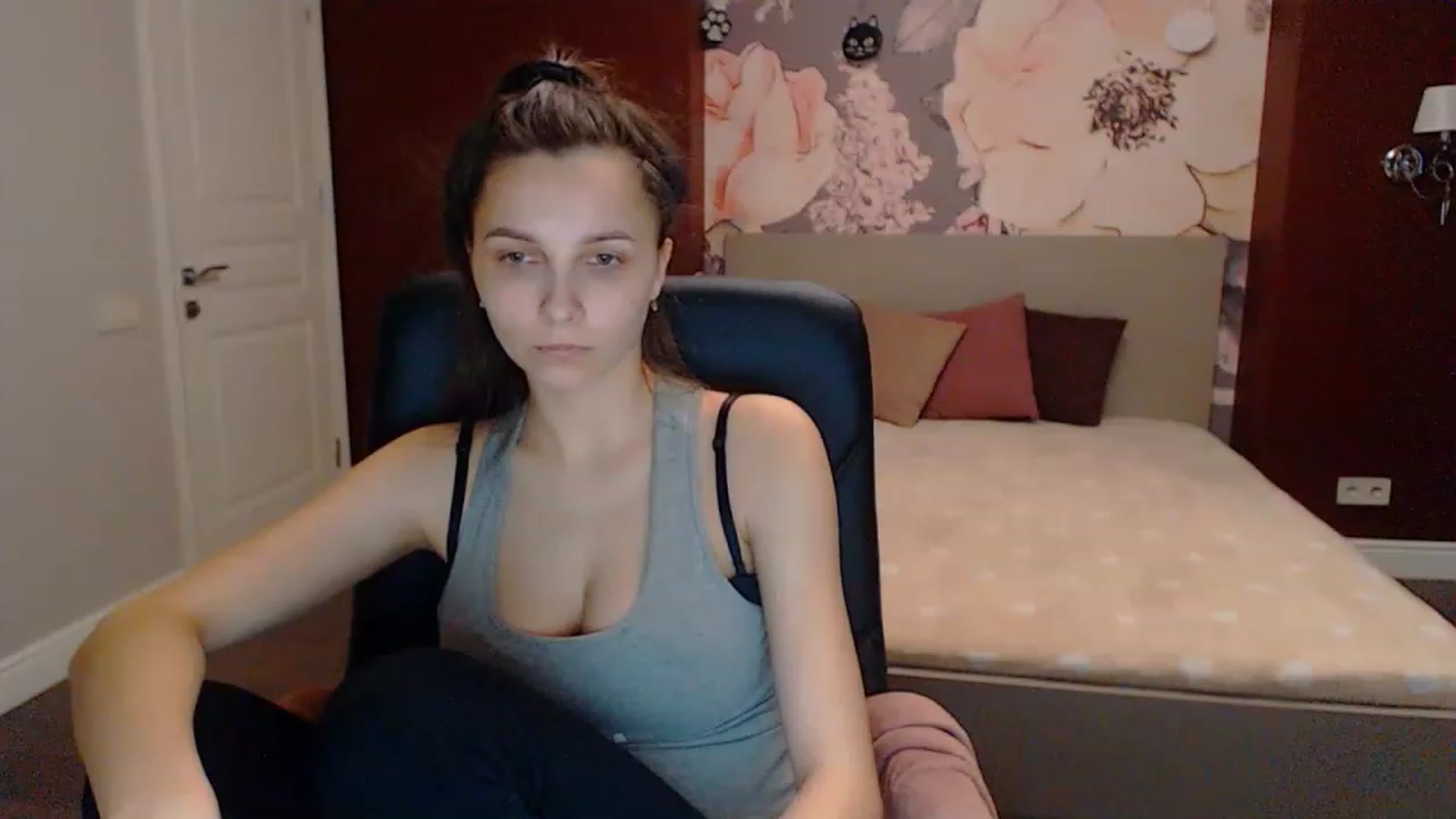 Gallery image thumbnail from Karina_Mils's myfreecams stream on, 03/17/2023, 15:32 image 1 of 20