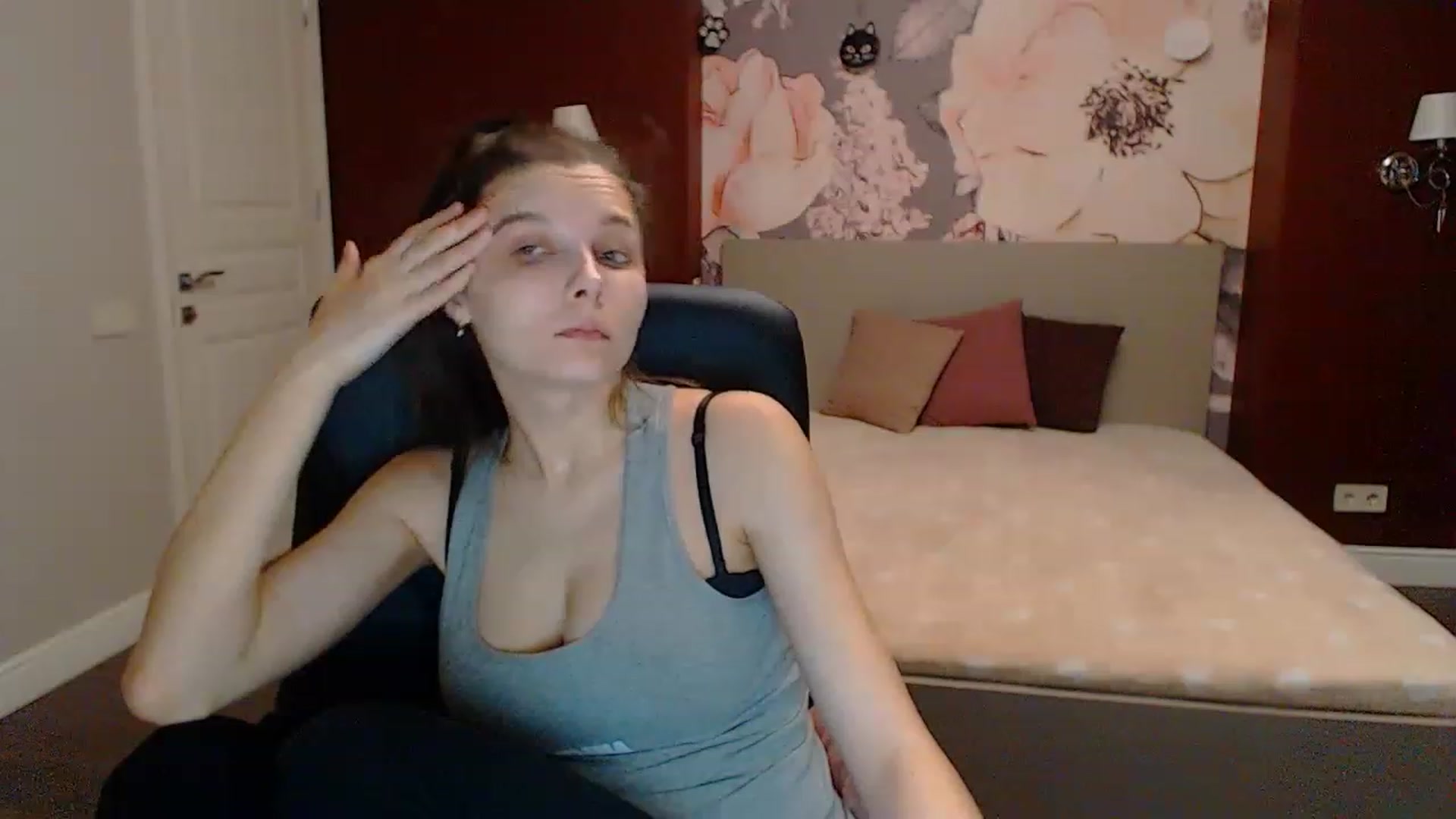Gallery image thumbnail from Karina_Mils's myfreecams stream on, 03/17/2023, 15:32 image 20 of 20