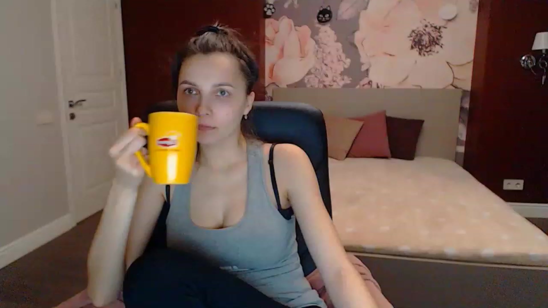Gallery image thumbnail from Karina_Mils's myfreecams stream on, 03/17/2023, 15:32 image 7 of 20