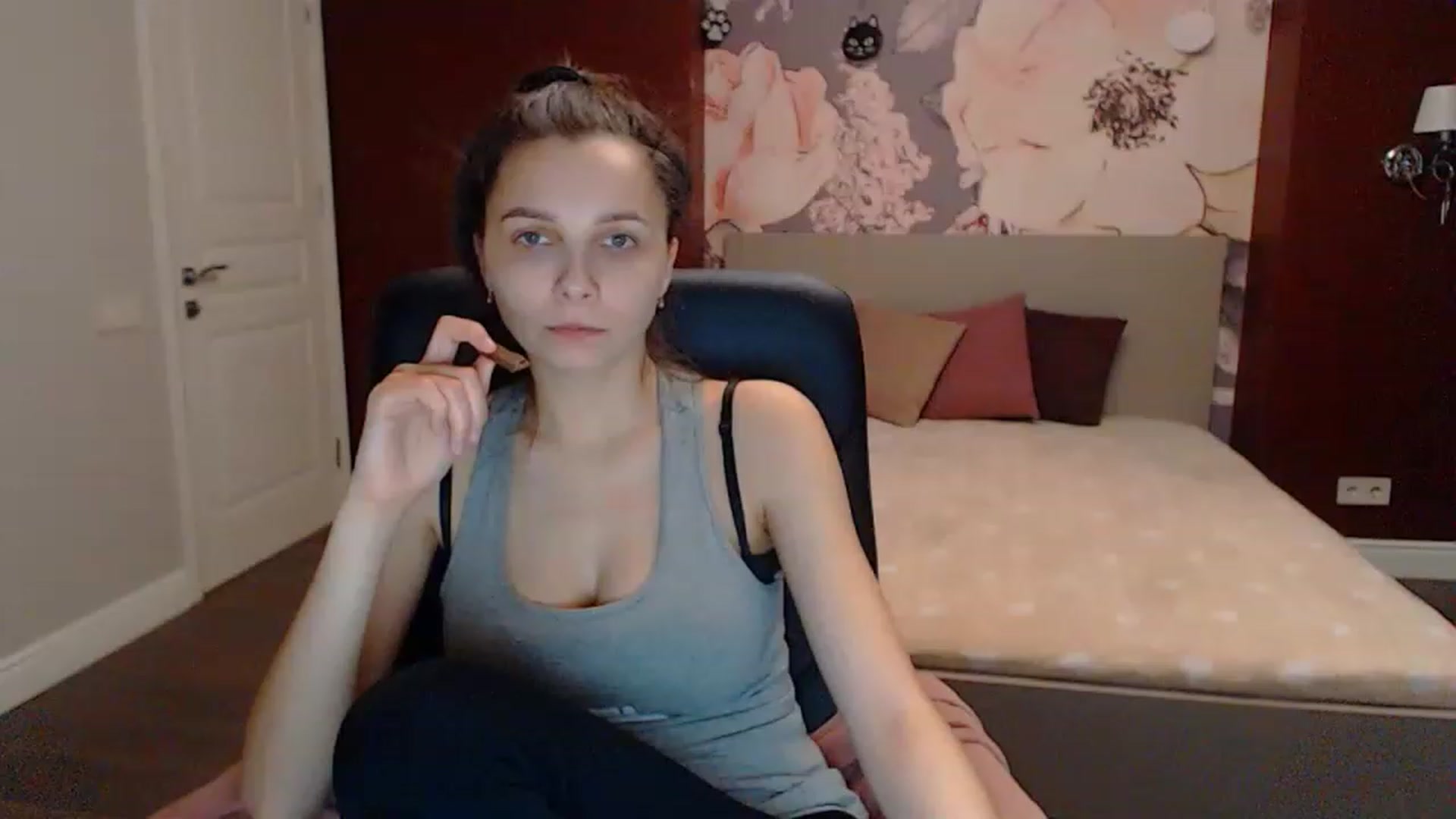 Gallery image thumbnail from Karina_Mils's myfreecams stream on, 03/17/2023, 15:32 image 5 of 20
