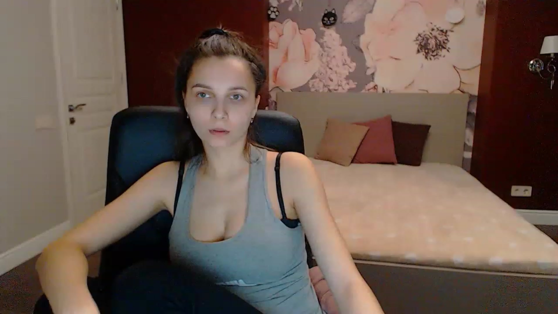 Gallery image thumbnail from Karina_Mils's myfreecams stream on, 03/17/2023, 15:32 image 12 of 20