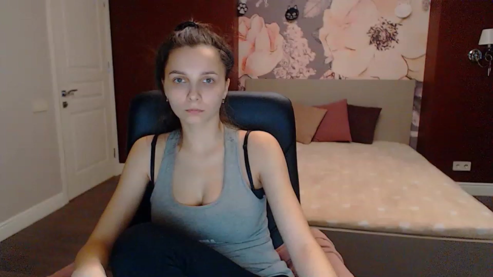 Gallery image thumbnail from Karina_Mils's myfreecams stream on, 03/17/2023, 15:32 image 8 of 20