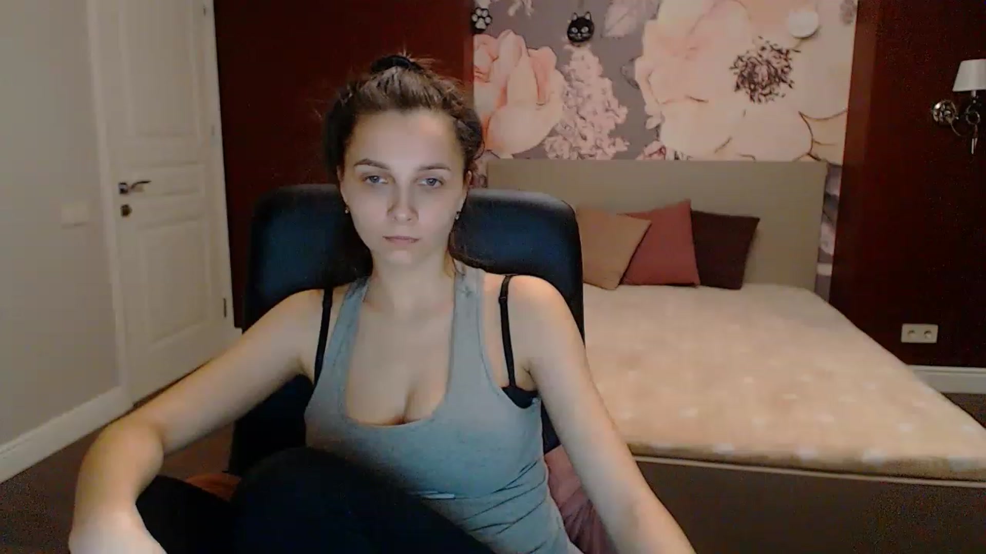 Gallery image thumbnail from Karina_Mils's myfreecams stream on, 03/17/2023, 16:38 image 2 of 20