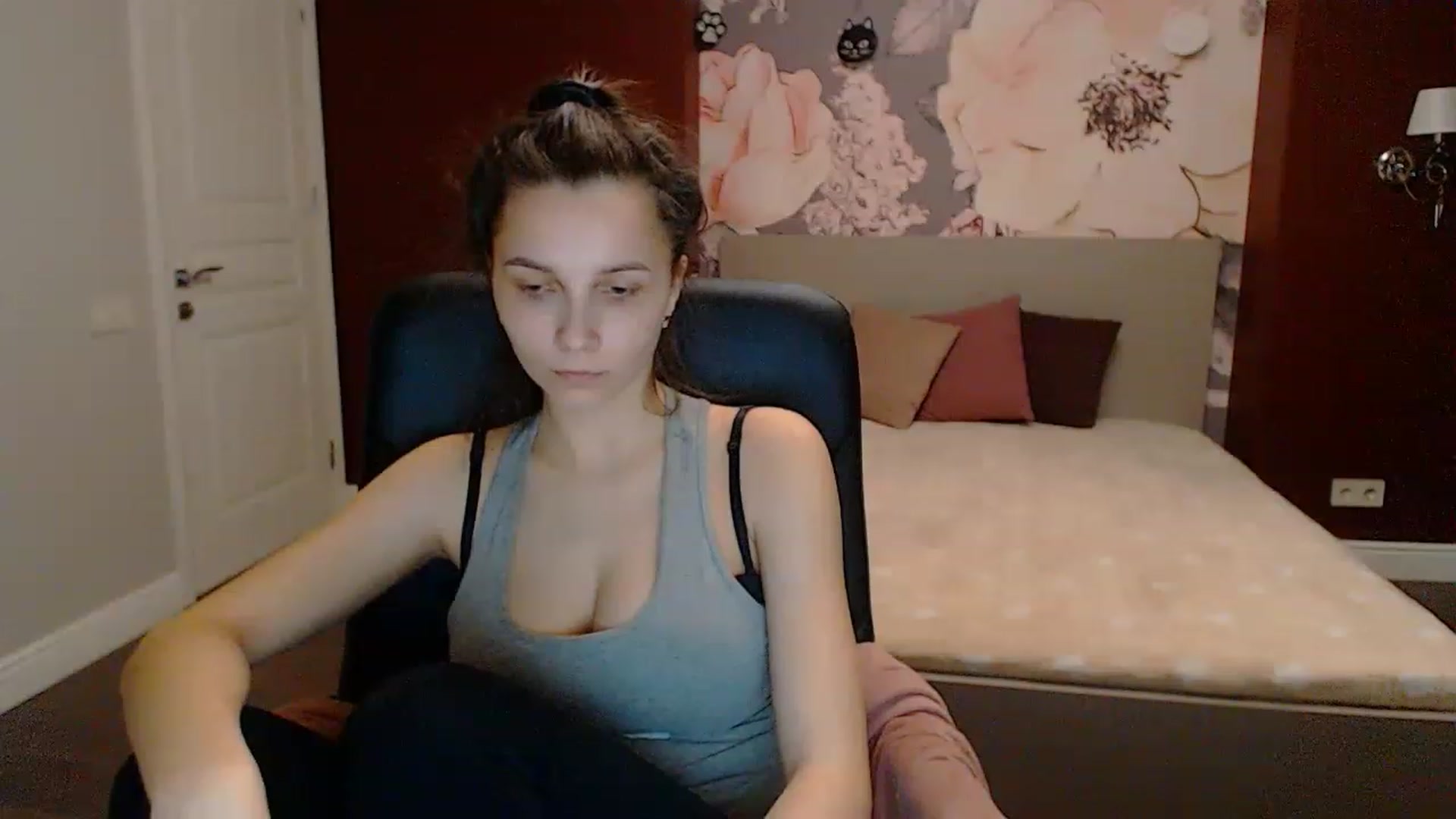 Gallery image thumbnail from Karina_Mils's myfreecams stream on, 03/17/2023, 16:38 image 3 of 20
