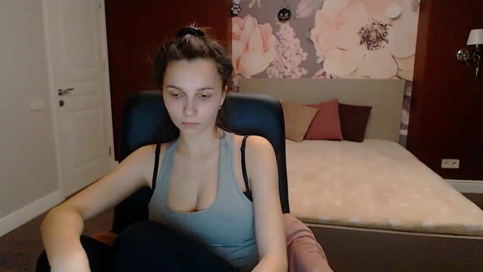 Gallery image thumbnail from Karina_Mils's myfreecams stream on, 03/17/2023, 16:38 image 5 of 20