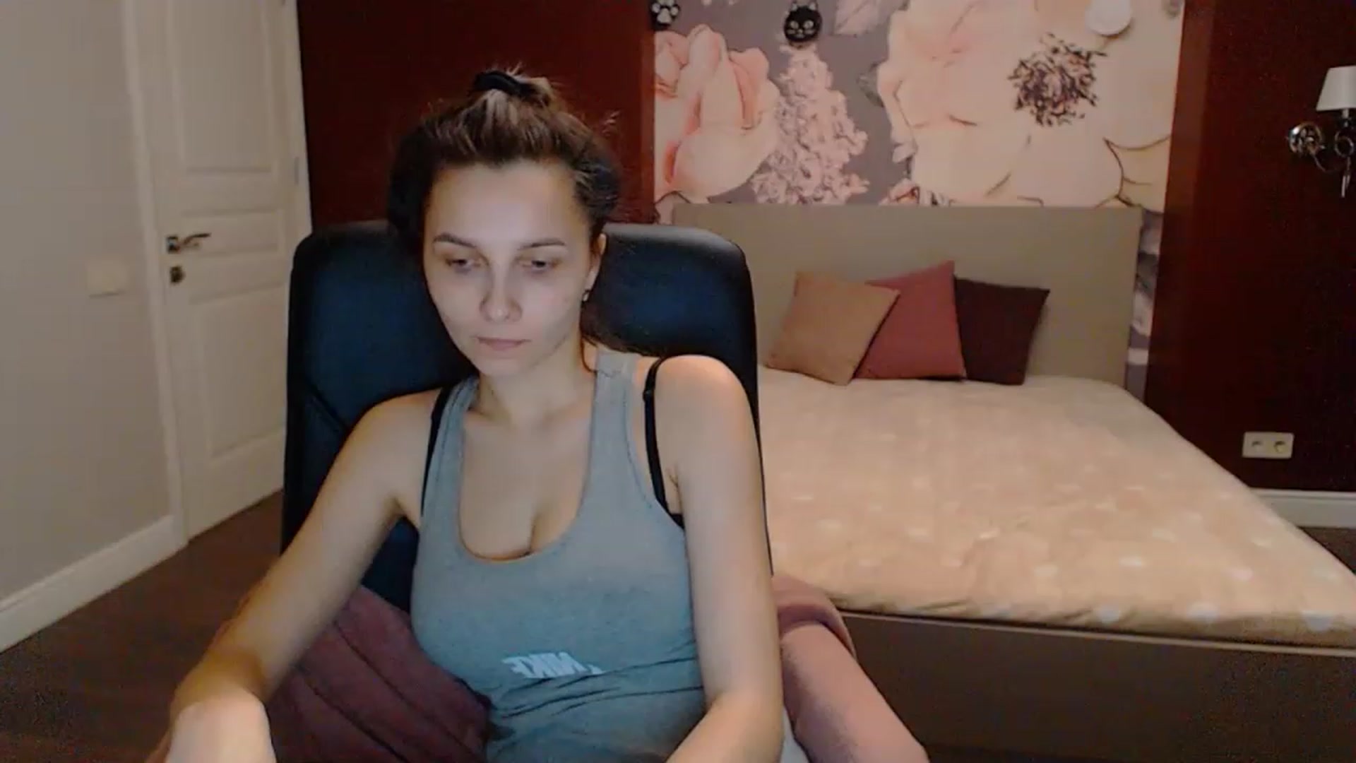Gallery image thumbnail from Karina_Mils's myfreecams stream on, 03/17/2023, 17:36 image 8 of 20