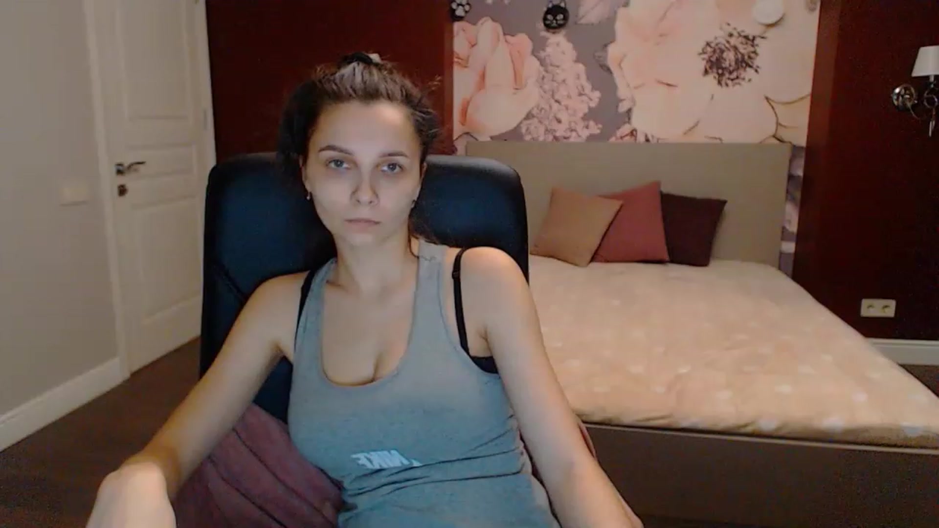 Gallery image thumbnail from Karina_Mils's myfreecams stream on, 03/17/2023, 17:36 image 9 of 20