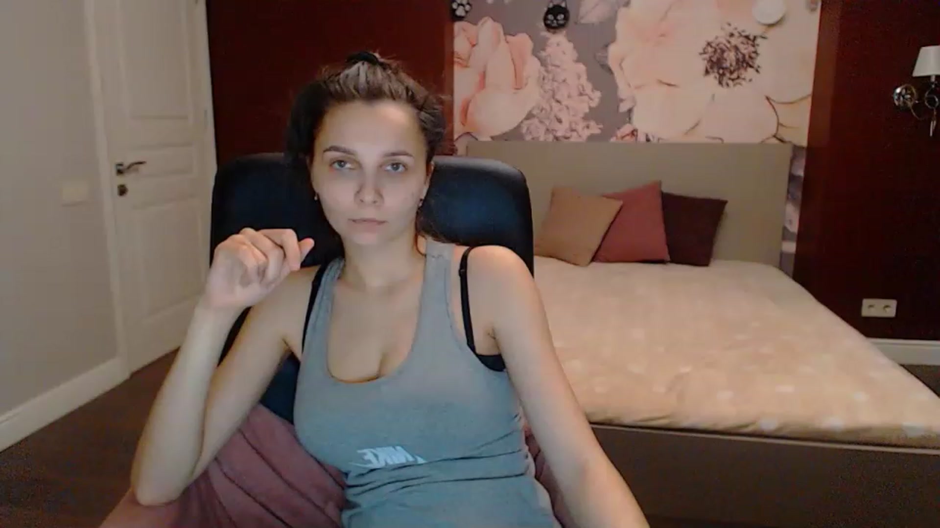 Gallery image thumbnail from Karina_Mils's myfreecams stream on, 03/17/2023, 17:36 image 5 of 20