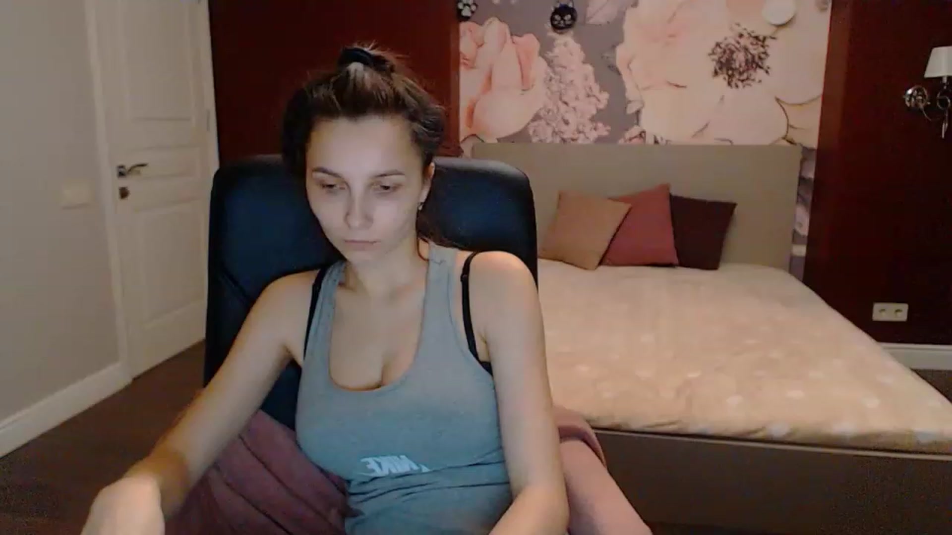 Gallery image thumbnail from Karina_Mils's myfreecams stream on, 03/17/2023, 17:36 image 6 of 20