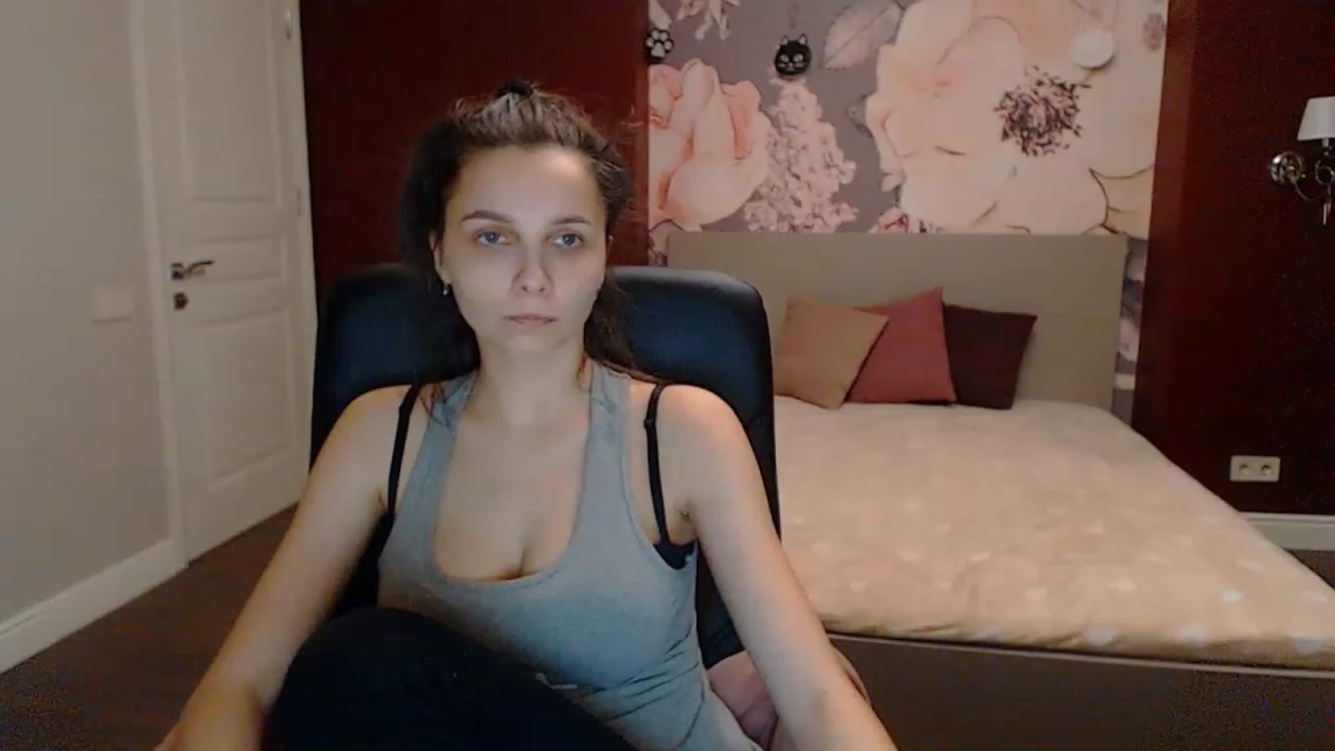 Gallery image thumbnail from Karina_Mils's myfreecams stream on, 03/17/2023, 17:57 image 8 of 20