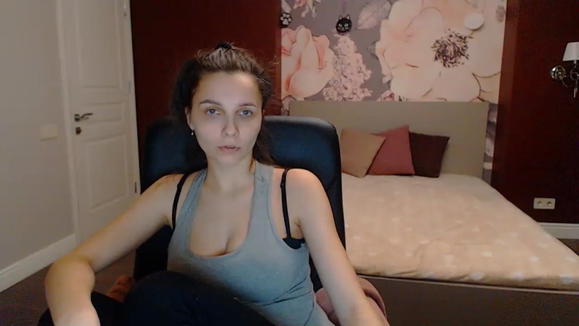 Gallery image thumbnail from Karina_Mils's myfreecams stream on, 03/17/2023, 17:57 image 12 of 20
