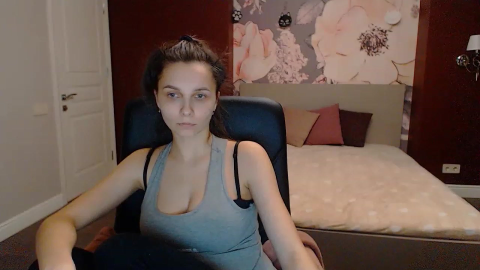 Gallery image thumbnail from Karina_Mils's myfreecams stream on, 03/17/2023, 17:57 image 19 of 20