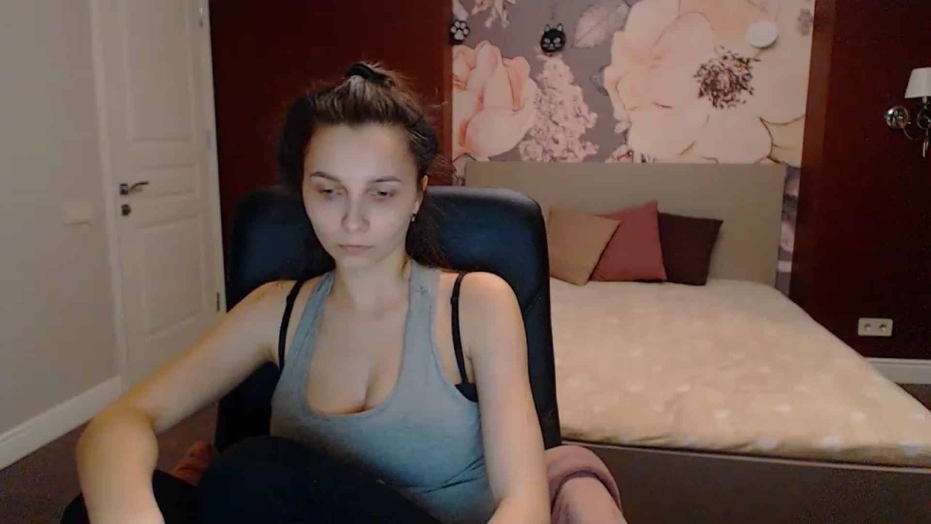 Gallery image thumbnail from Karina_Mils's myfreecams stream on, 03/17/2023, 17:57 image 13 of 20