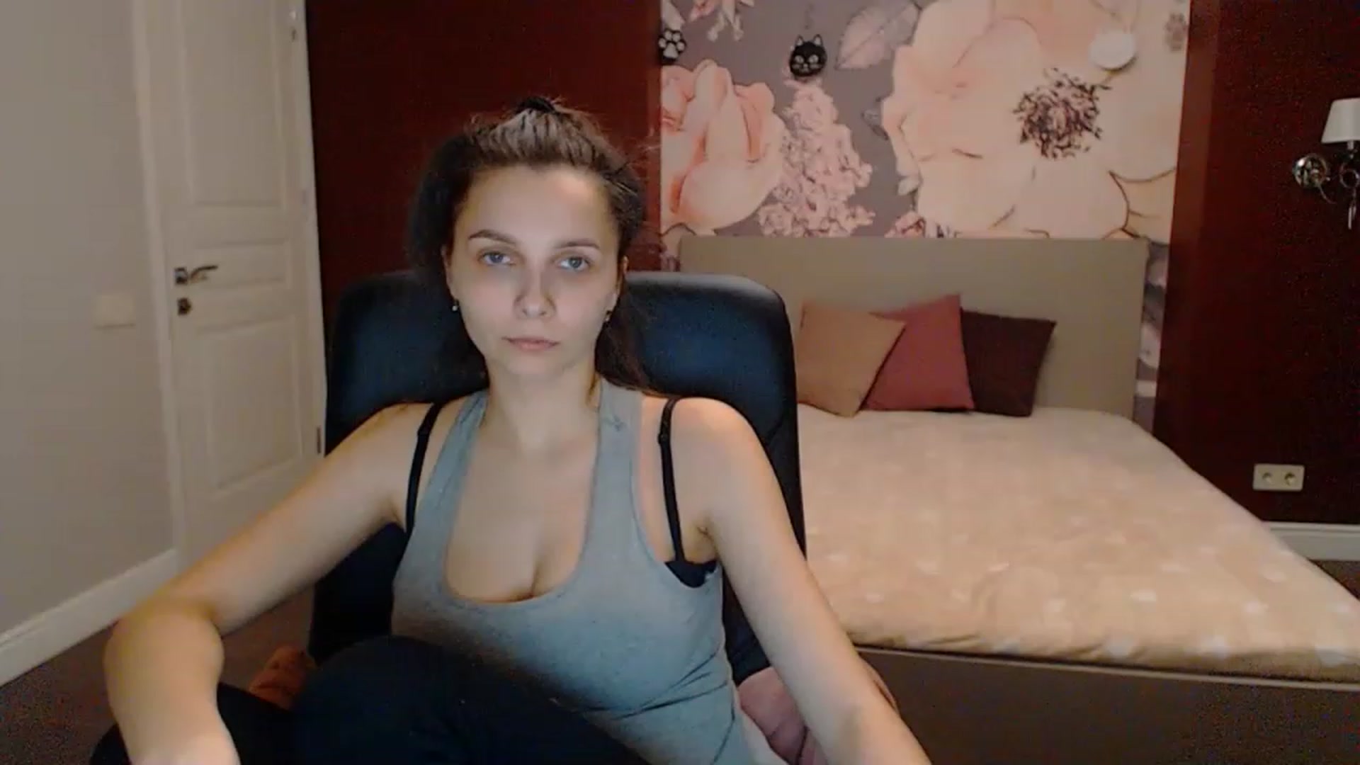 Gallery image thumbnail from Karina_Mils's myfreecams stream on, 03/17/2023, 17:57 image 10 of 20