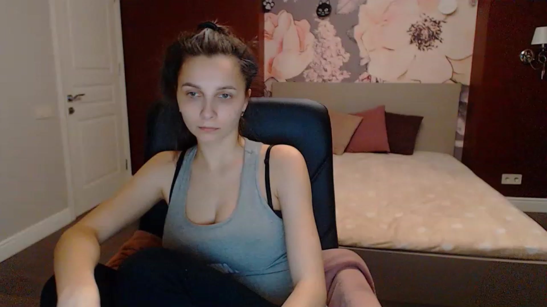 Gallery image thumbnail from Karina_Mils's myfreecams stream on, 03/17/2023, 17:57 image 1 of 20