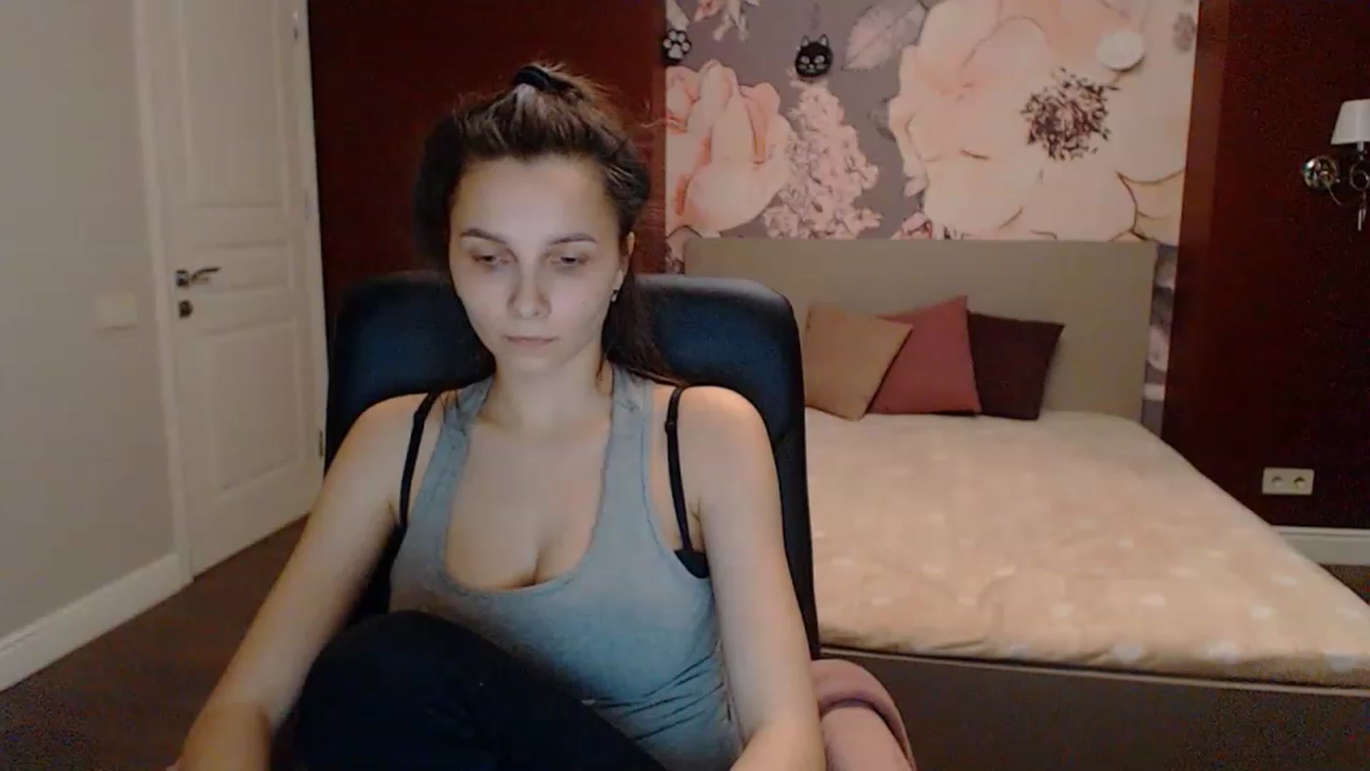 Gallery image thumbnail from Karina_Mils's myfreecams stream on, 03/17/2023, 17:57 image 5 of 20