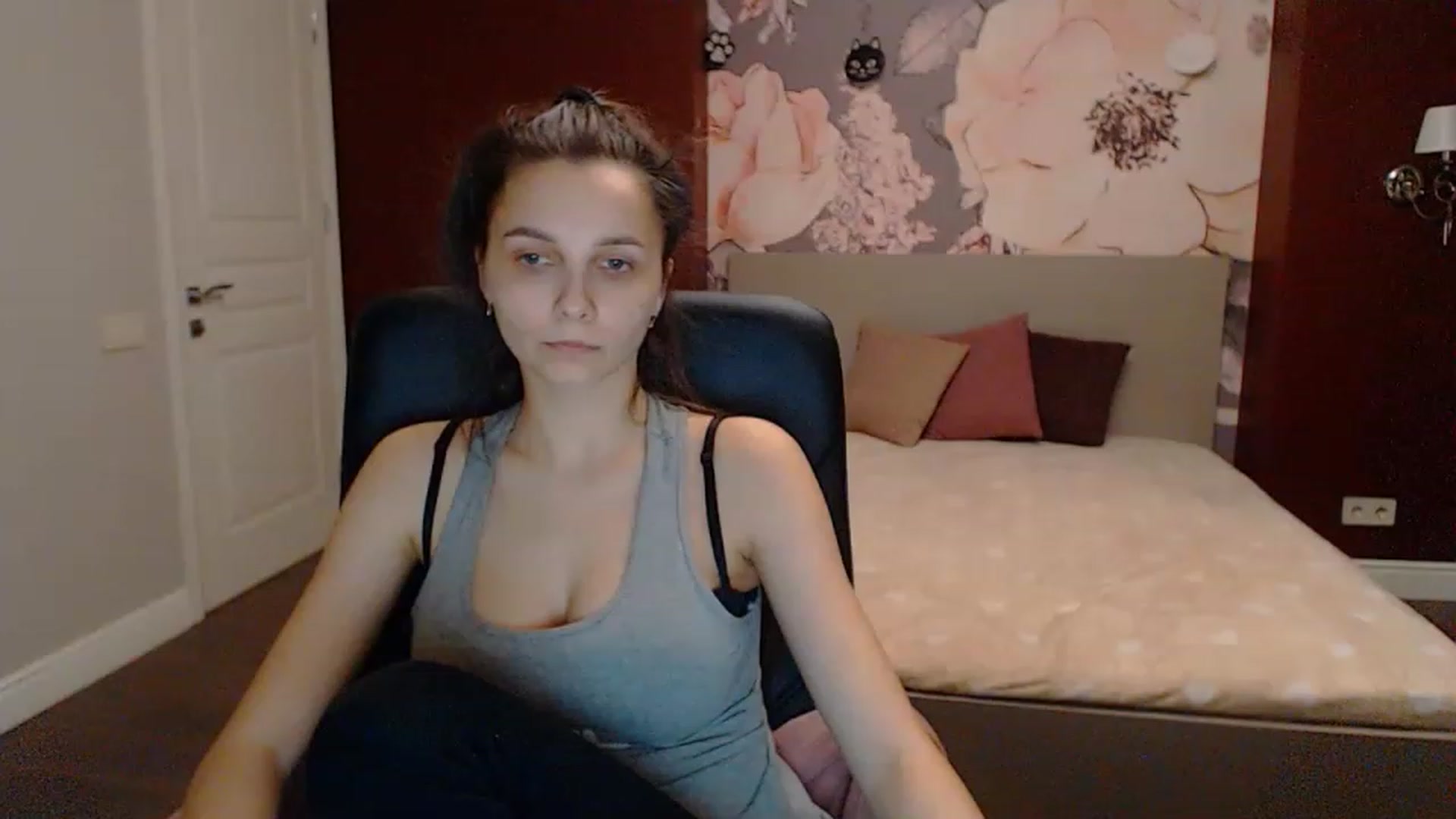 Gallery image thumbnail from Karina_Mils's myfreecams stream on, 03/17/2023, 17:57 image 7 of 20