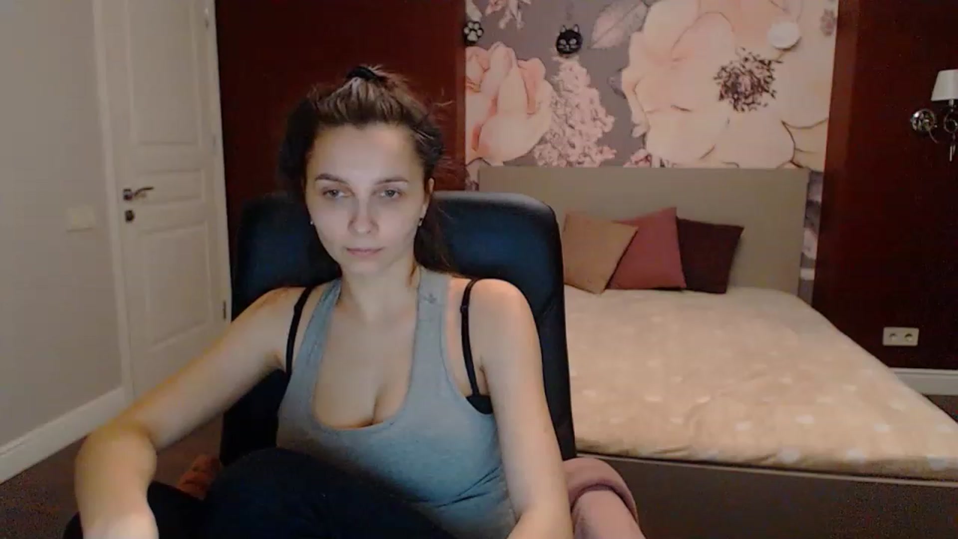 Gallery image thumbnail from Karina_Mils's myfreecams stream on, 03/17/2023, 17:57 image 11 of 20