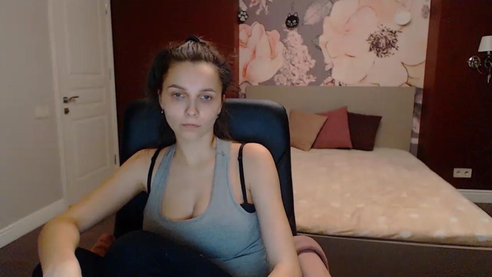 Gallery image thumbnail from Karina_Mils's myfreecams stream on, 03/17/2023, 17:57 image 14 of 20