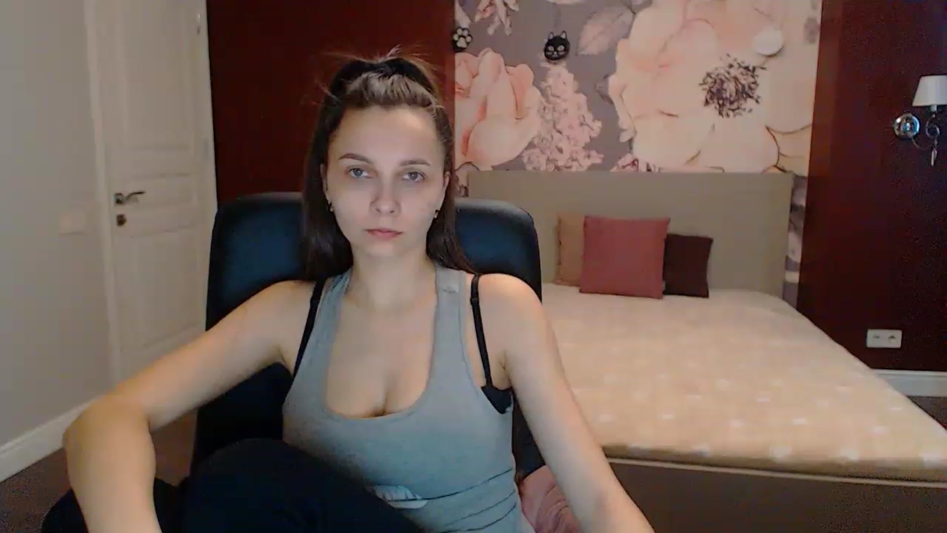 Gallery image thumbnail from Karina_Mils's myfreecams stream on, 03/18/2023, 12:51 image 5 of 20