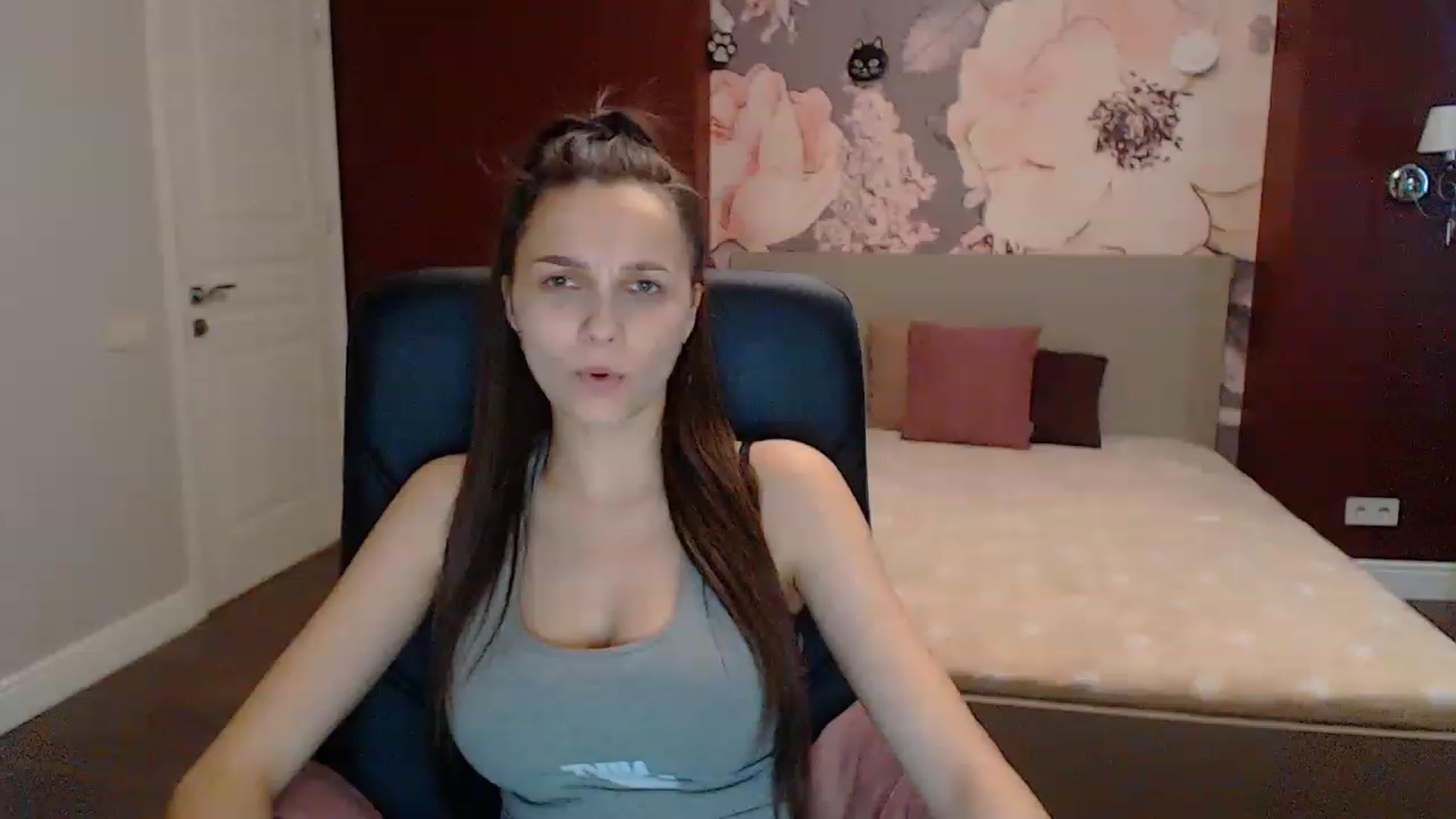 Gallery image thumbnail from Karina_Mils's myfreecams stream on, 03/18/2023, 12:51 image 2 of 20