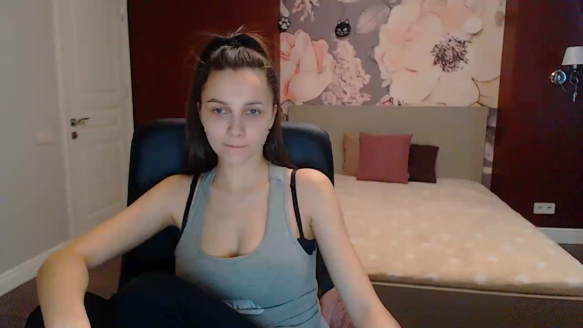 Gallery image thumbnail from Karina_Mils's myfreecams stream on, 03/18/2023, 12:51 image 6 of 20