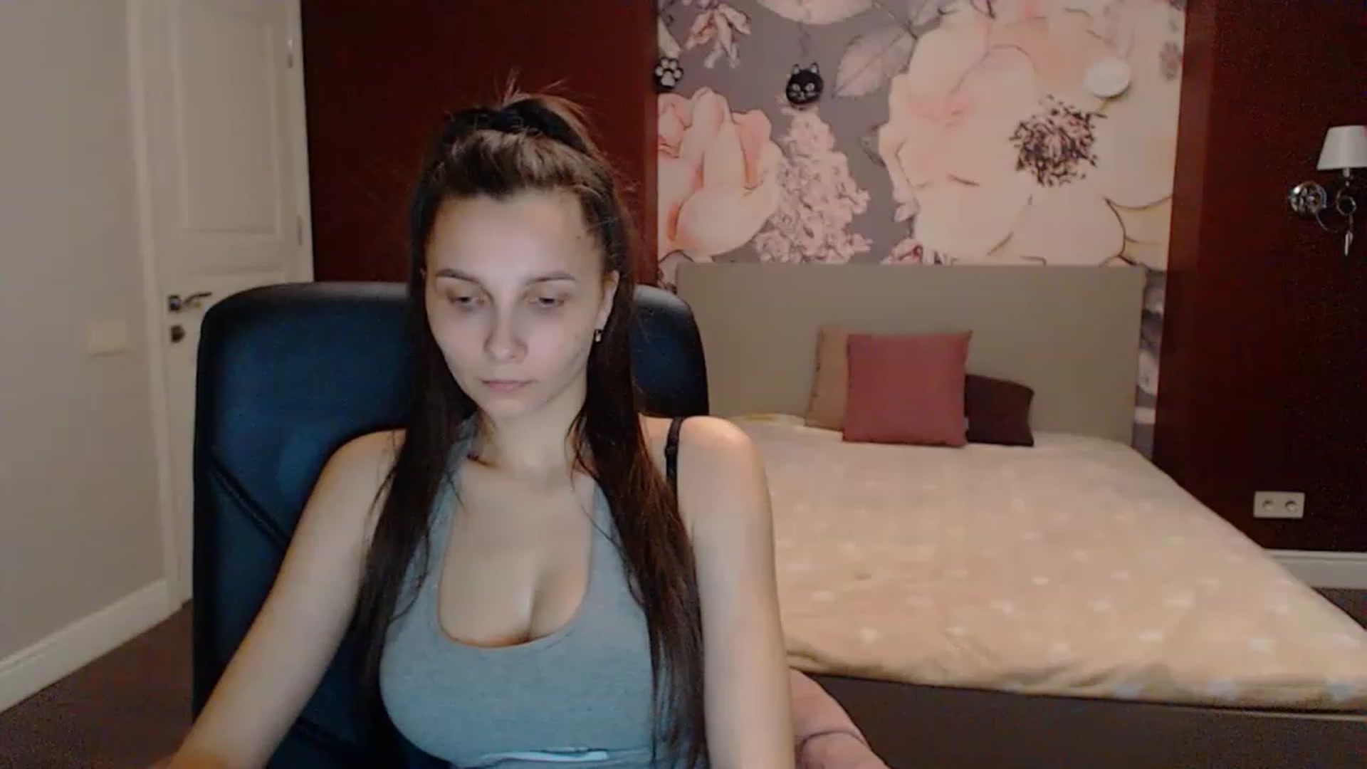 Gallery image thumbnail from Karina_Mils's myfreecams stream on, 03/18/2023, 15:55 image 8 of 20