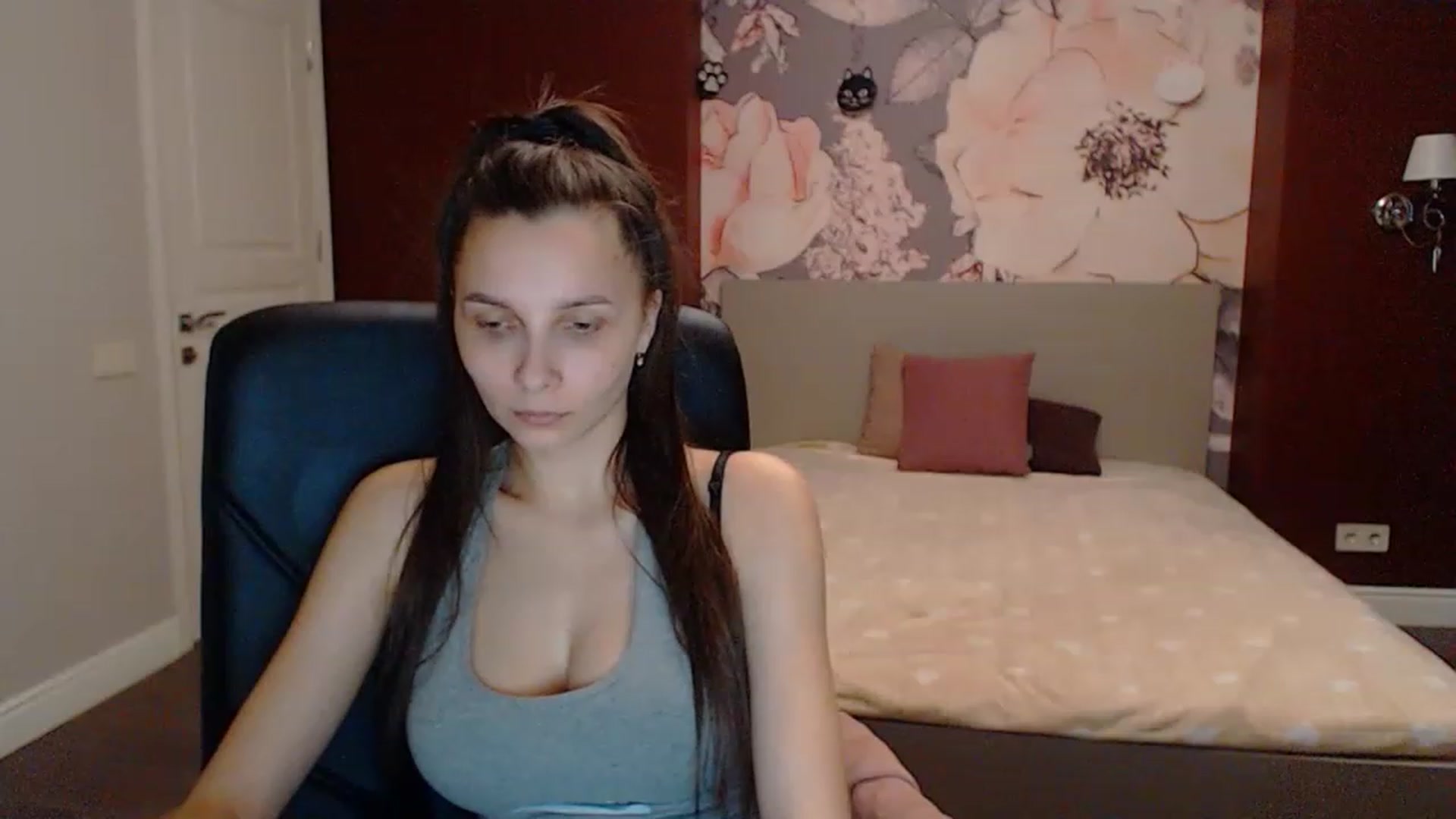 Gallery image thumbnail from Karina_Mils's myfreecams stream on, 03/18/2023, 15:55 image 7 of 20