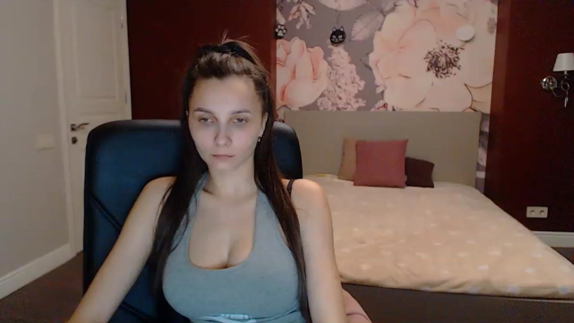 Gallery image thumbnail from Karina_Mils's myfreecams stream on, 03/18/2023, 15:55 image 3 of 20