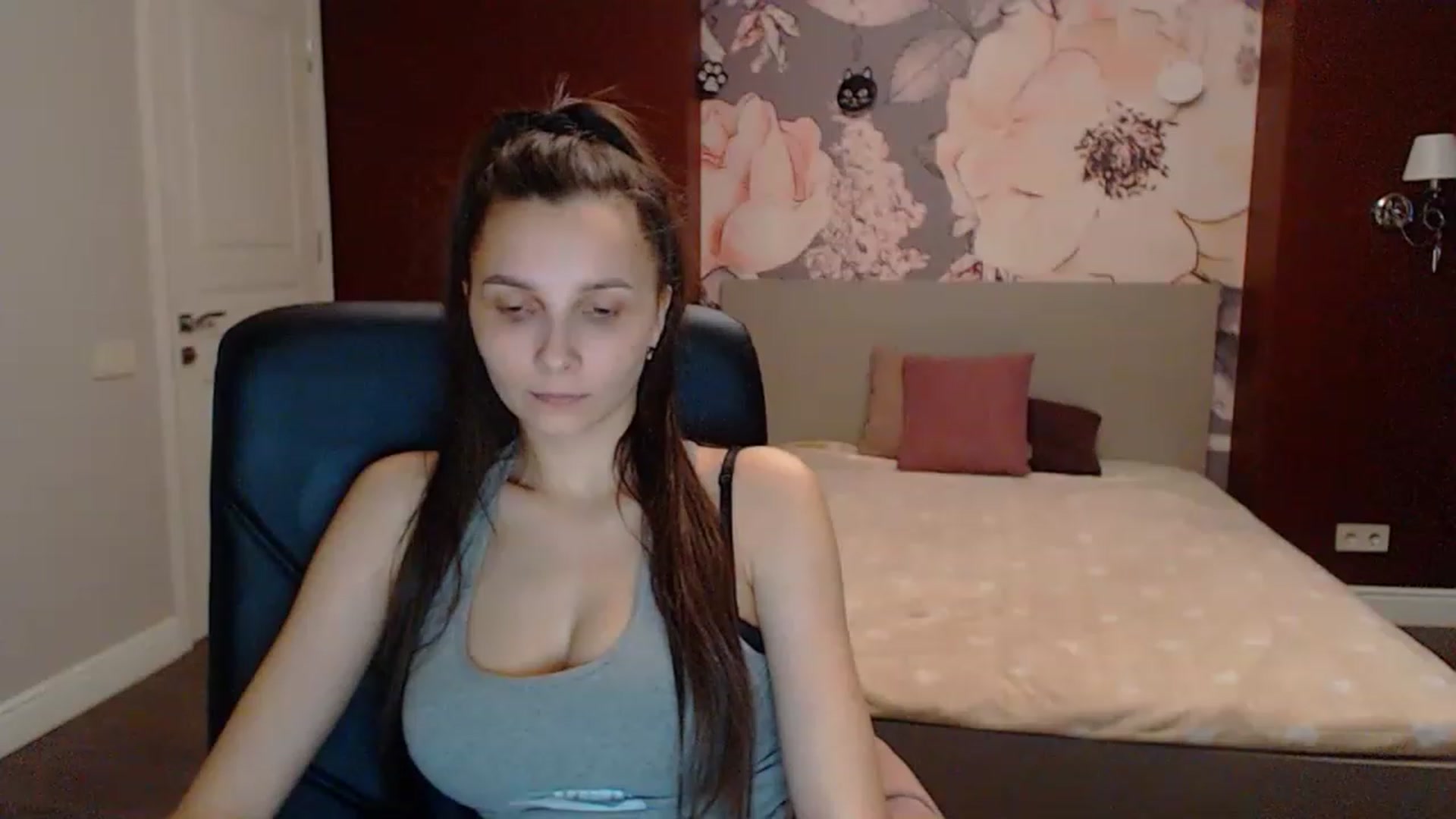 Gallery image thumbnail from Karina_Mils's myfreecams stream on, 03/18/2023, 15:55 image 6 of 20