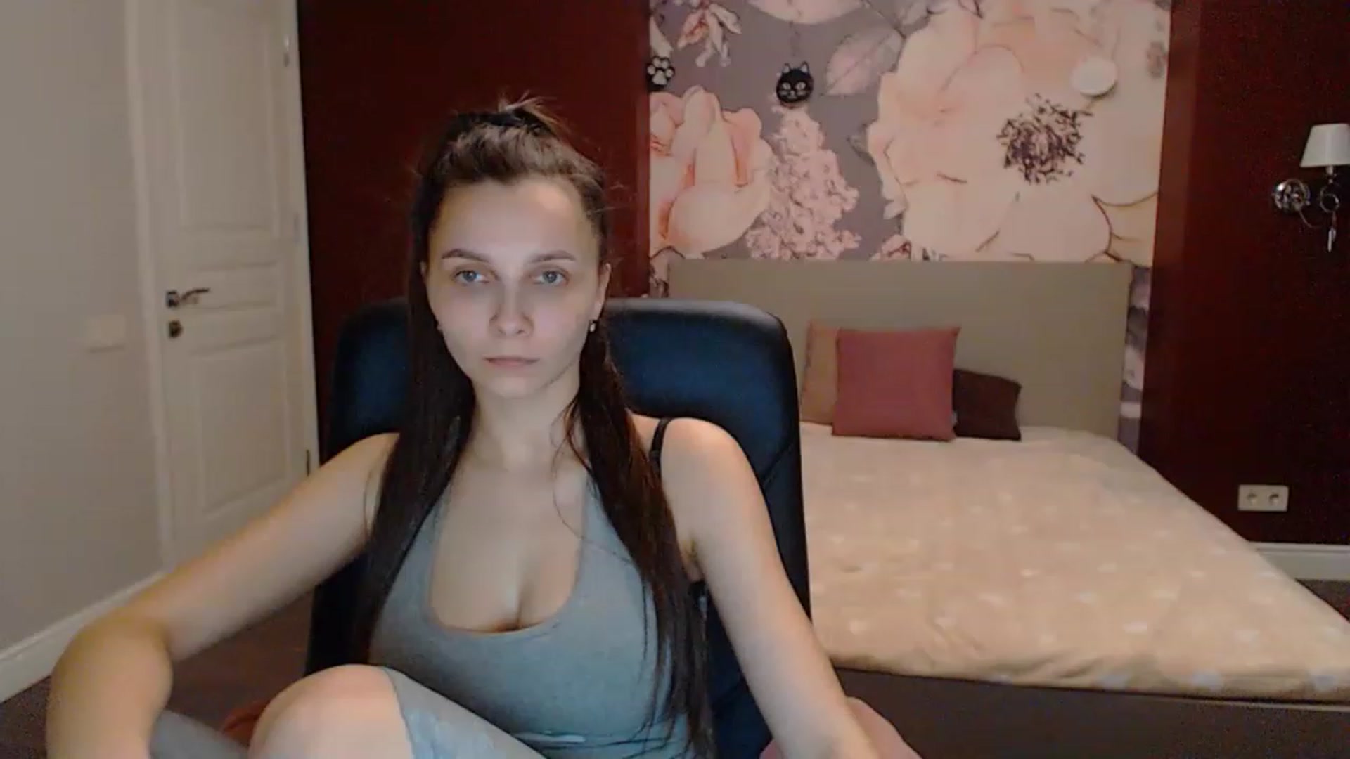 Gallery image thumbnail from Karina_Mils's myfreecams stream on, 03/18/2023, 15:55 image 17 of 20