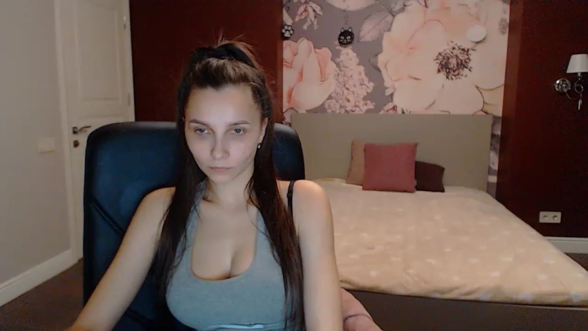 Gallery image thumbnail from Karina_Mils's myfreecams stream on, 03/18/2023, 15:55 image 10 of 20
