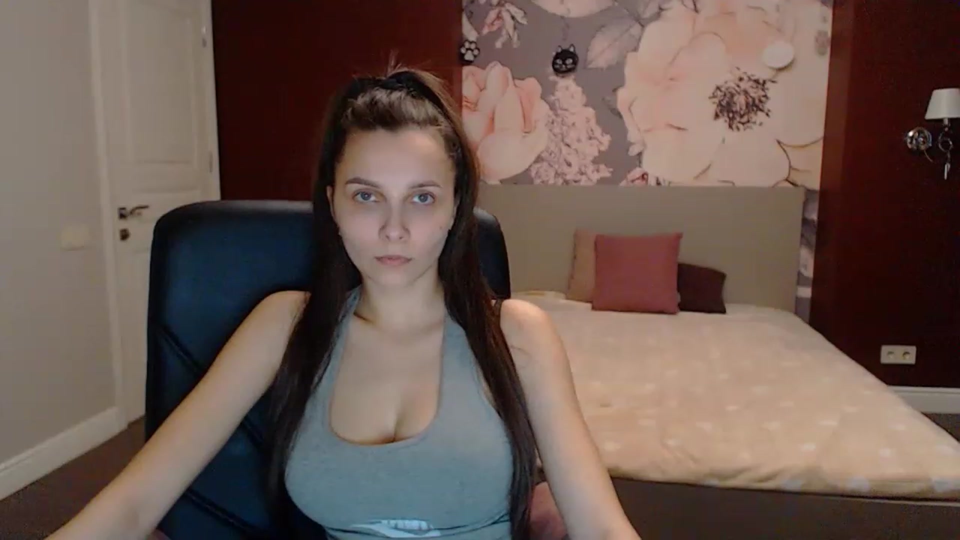 Gallery image thumbnail from Karina_Mils's myfreecams stream on, 03/18/2023, 15:55 image 2 of 20