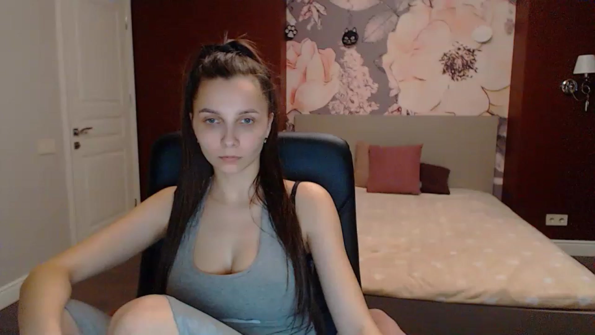 Gallery image thumbnail from Karina_Mils's myfreecams stream on, 03/18/2023, 15:55 image 11 of 20