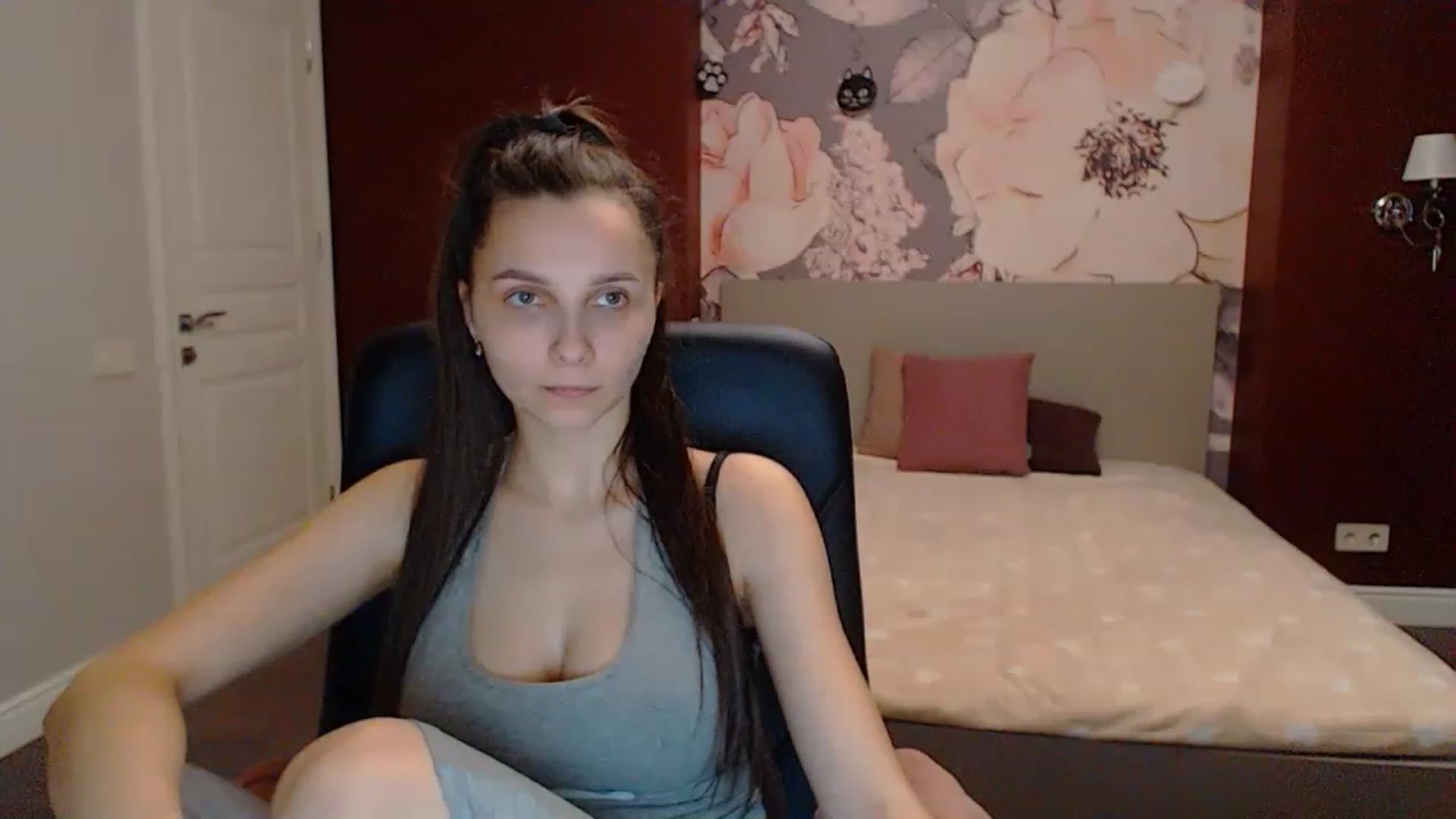 Gallery image thumbnail from Karina_Mils's myfreecams stream on, 03/18/2023, 15:55 image 12 of 20